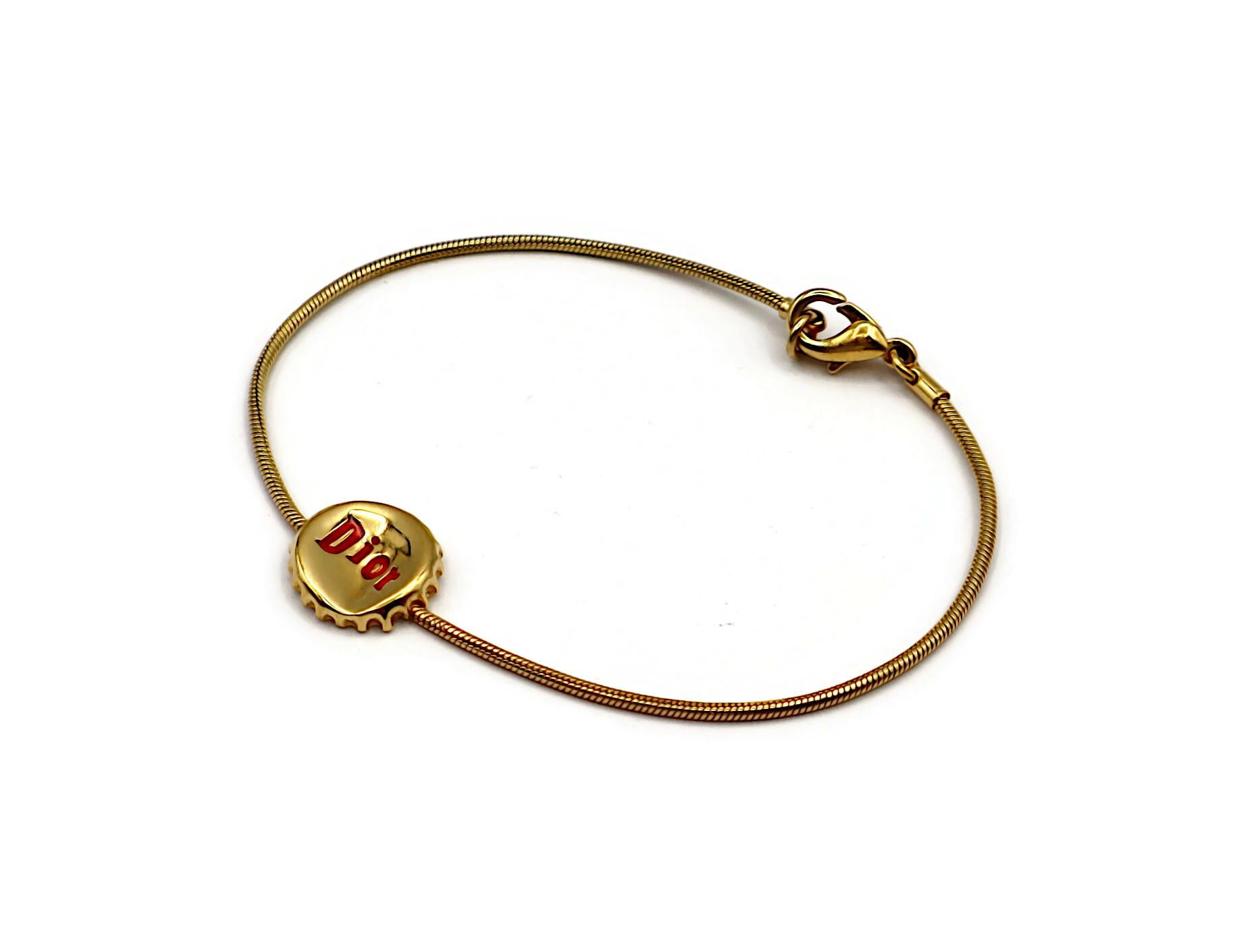 CHRISTIAN DIOR Vintage Goldton Flaschendeckel Motiv Armband im Angebot 1