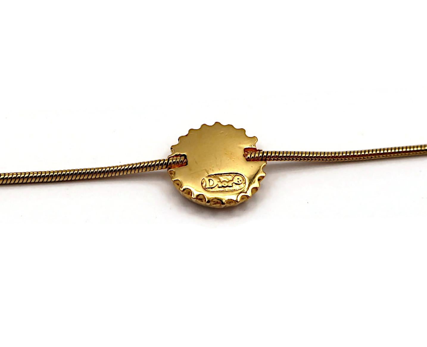 CHRISTIAN DIOR Vintage Goldton Flaschendeckel Motiv Armband im Angebot 5