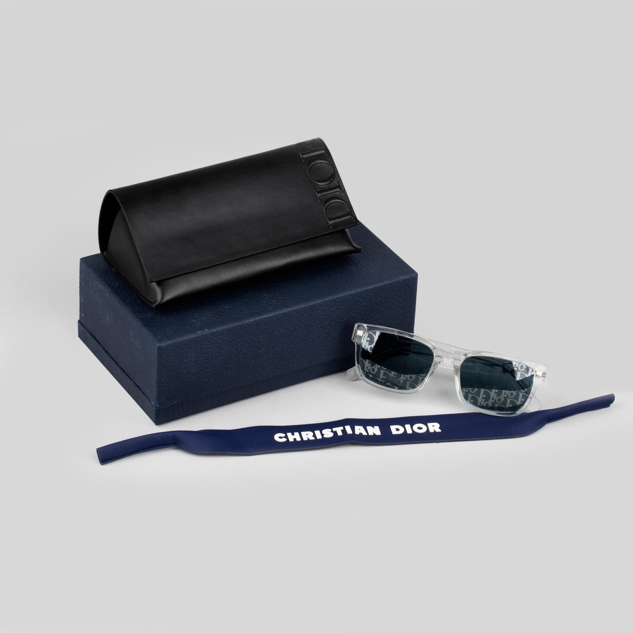 Christian Dior Klare, schräge Sonnenbrille (Grau) im Angebot