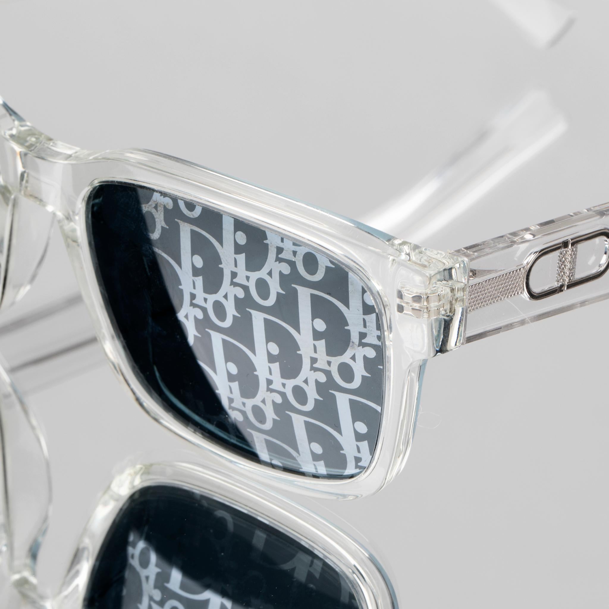 Christian Dior Klare, schräge Sonnenbrille im Angebot 1