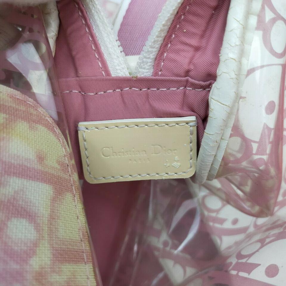 GOOD CONDITION
(7/10 or B)

(Outside) Noticeable tear on the edge

(Outside) Noticeable discoloration partially

(Shoulder) Noticeable spot on a part of shoulder strap

(Bottom) Noticeable discoloration partially

(Inside) Noticeable crack on the