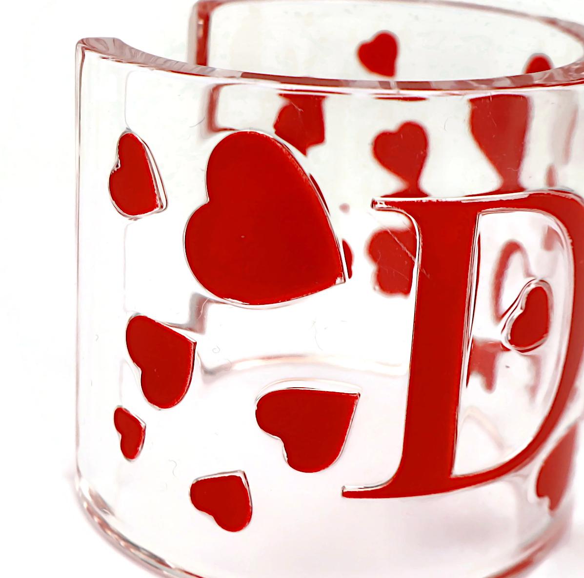 CHRISTIAN DIOR Manschettenarmband aus klarem Harz mit rosa Herzen und Logo im Angebot 9