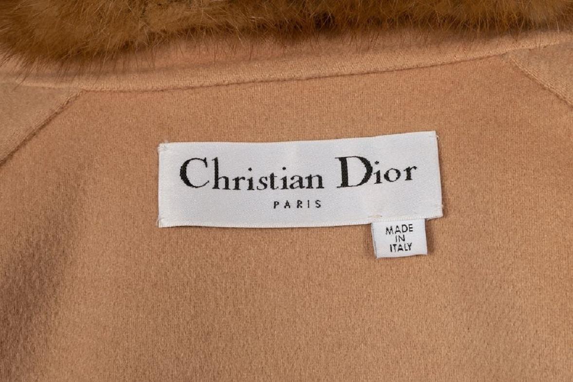Christian Dior Coat in Beige Cashmere Size 36FR, 2009 For Sale 4