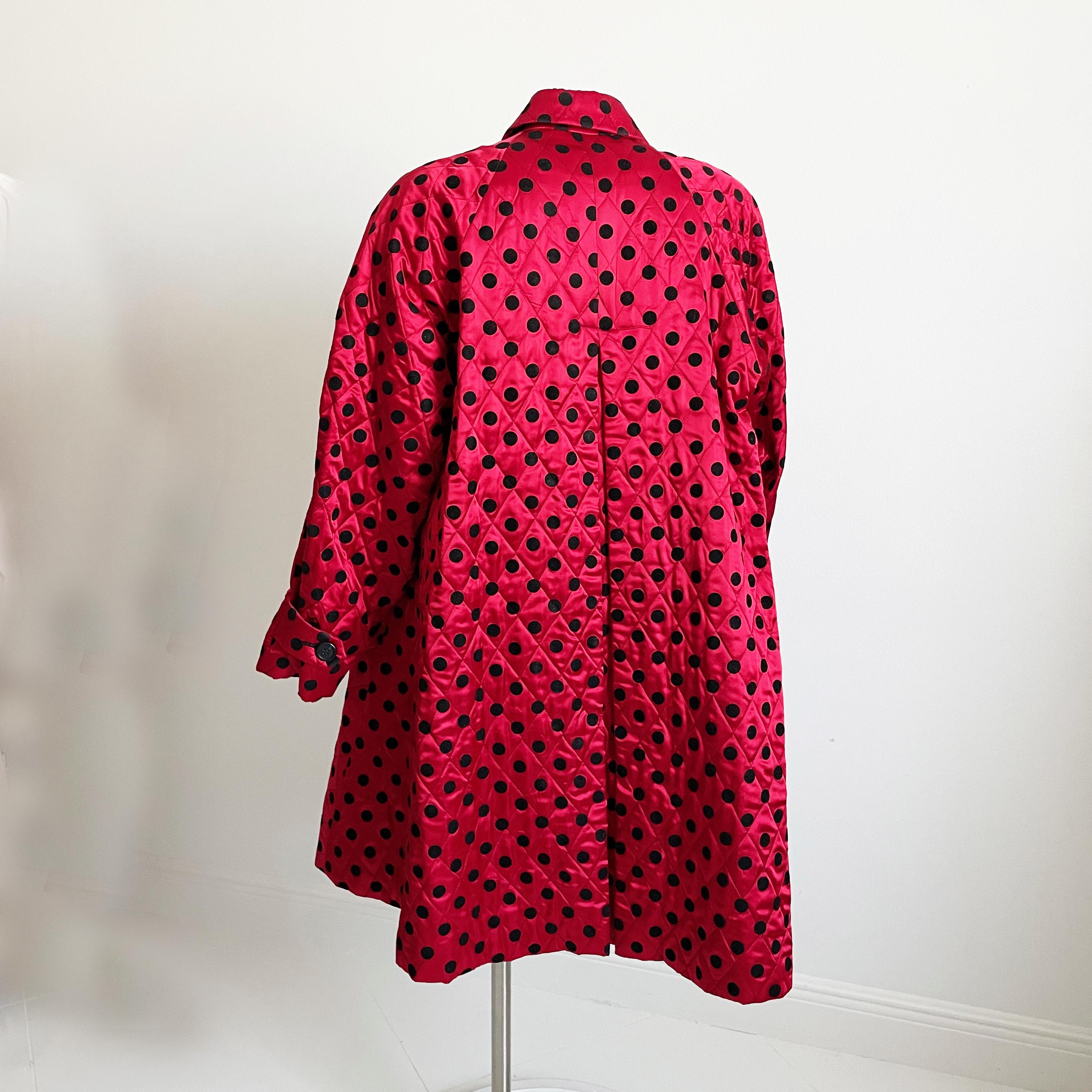 Christian Dior Coat Swing Style Red Satin Black Polka Dot Evening Wear Vintage  For Sale 7