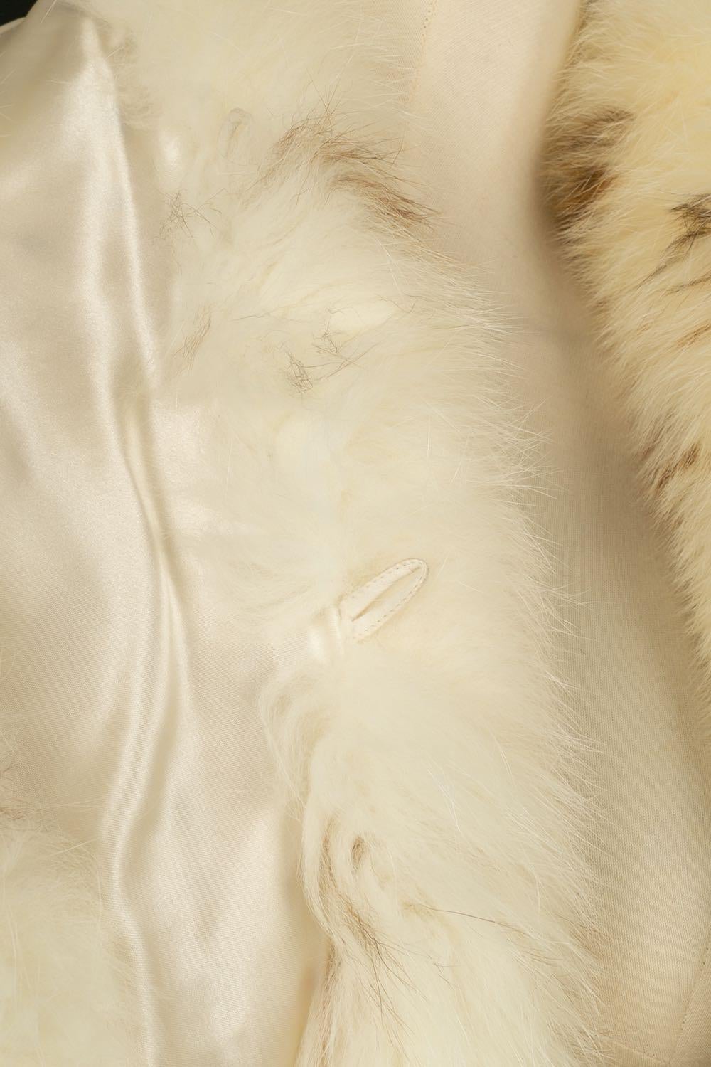 Christian Dior Mantel mit abnehmbarem Kragen aus Pelz im Angebot 8