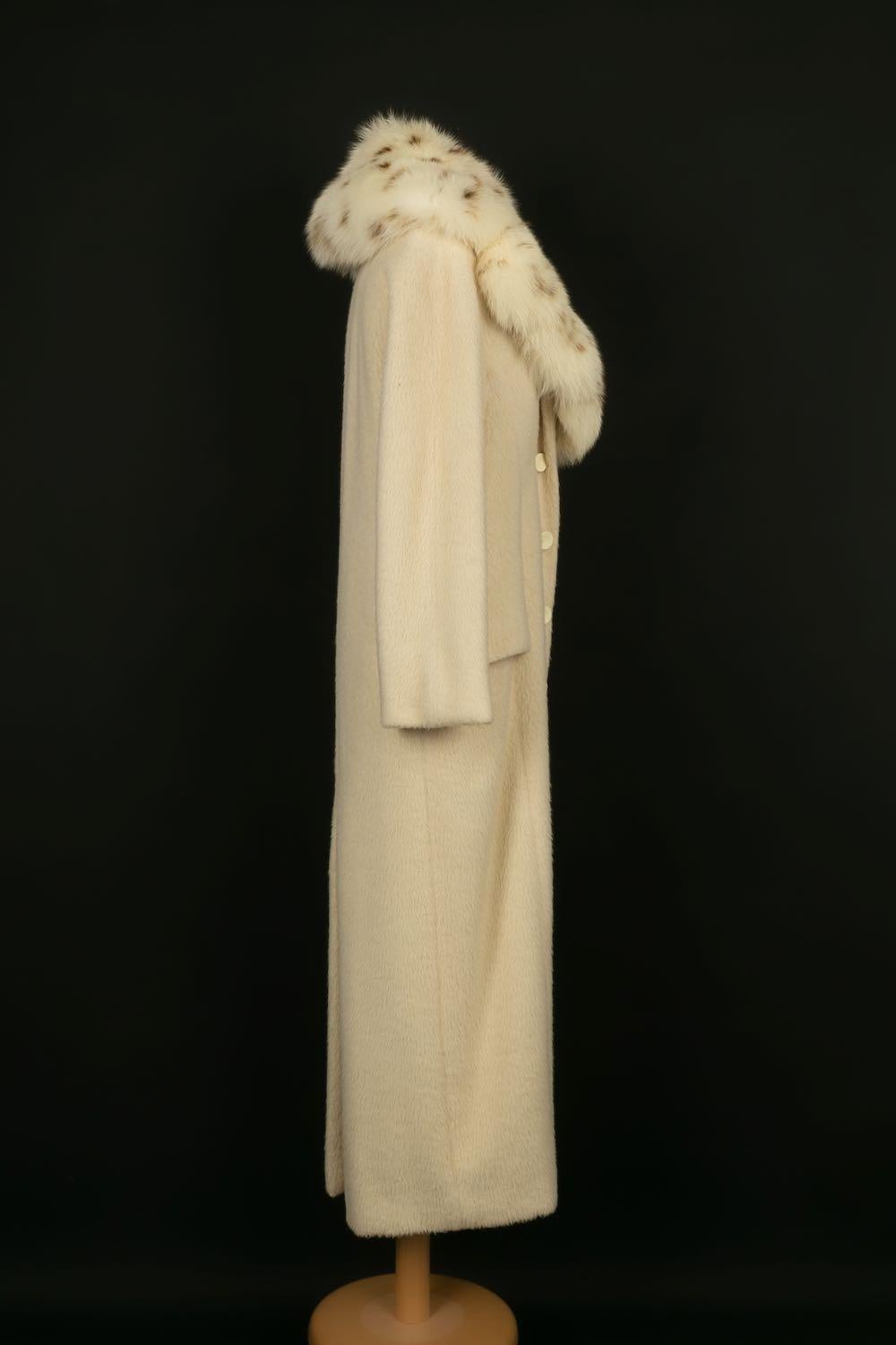 Beige Christian Dior Coat with Removable Collar in Fur
