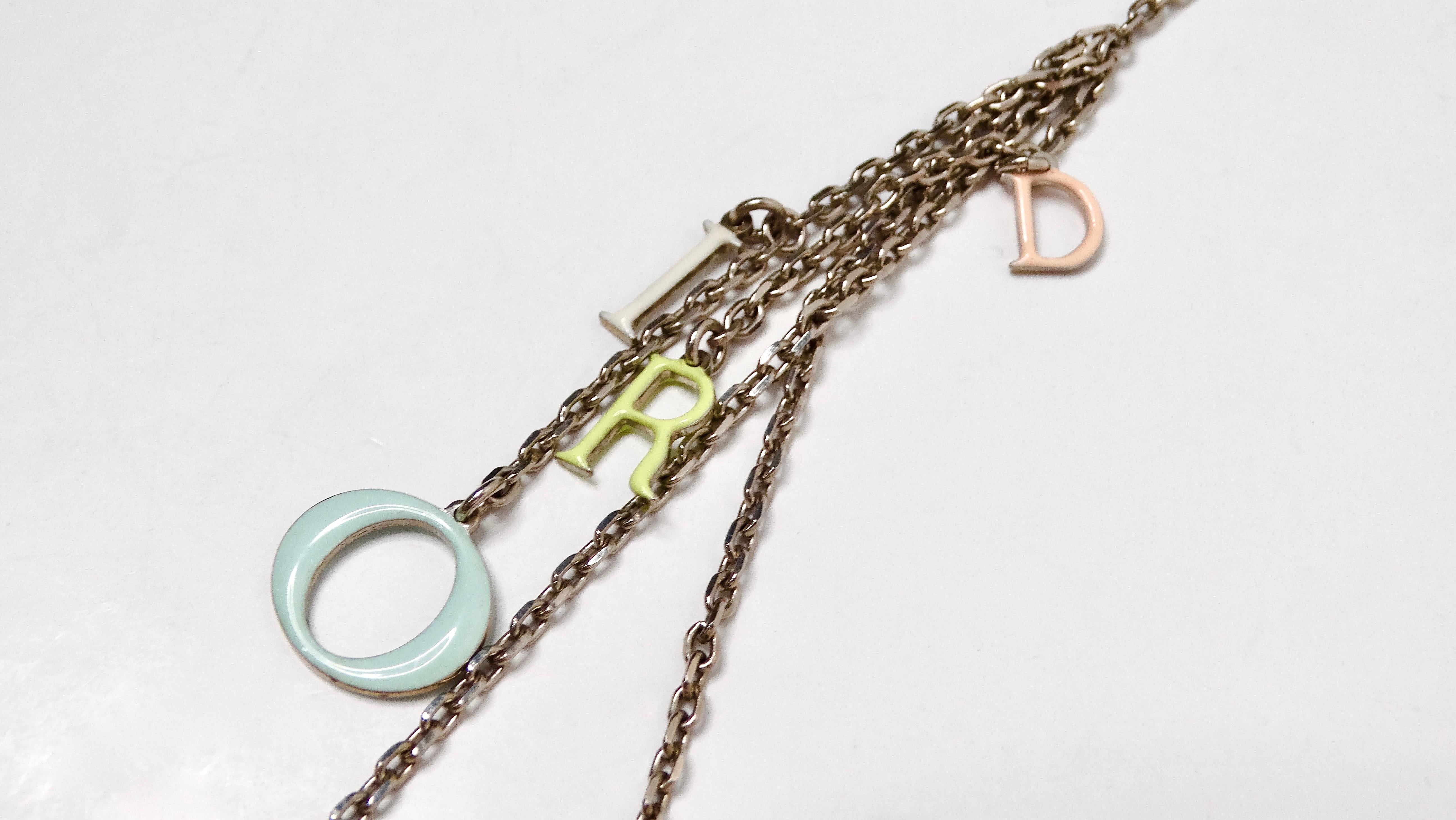 Christian Dior Collier à double rangée de breloques à logo coloré Bon état - En vente à Scottsdale, AZ