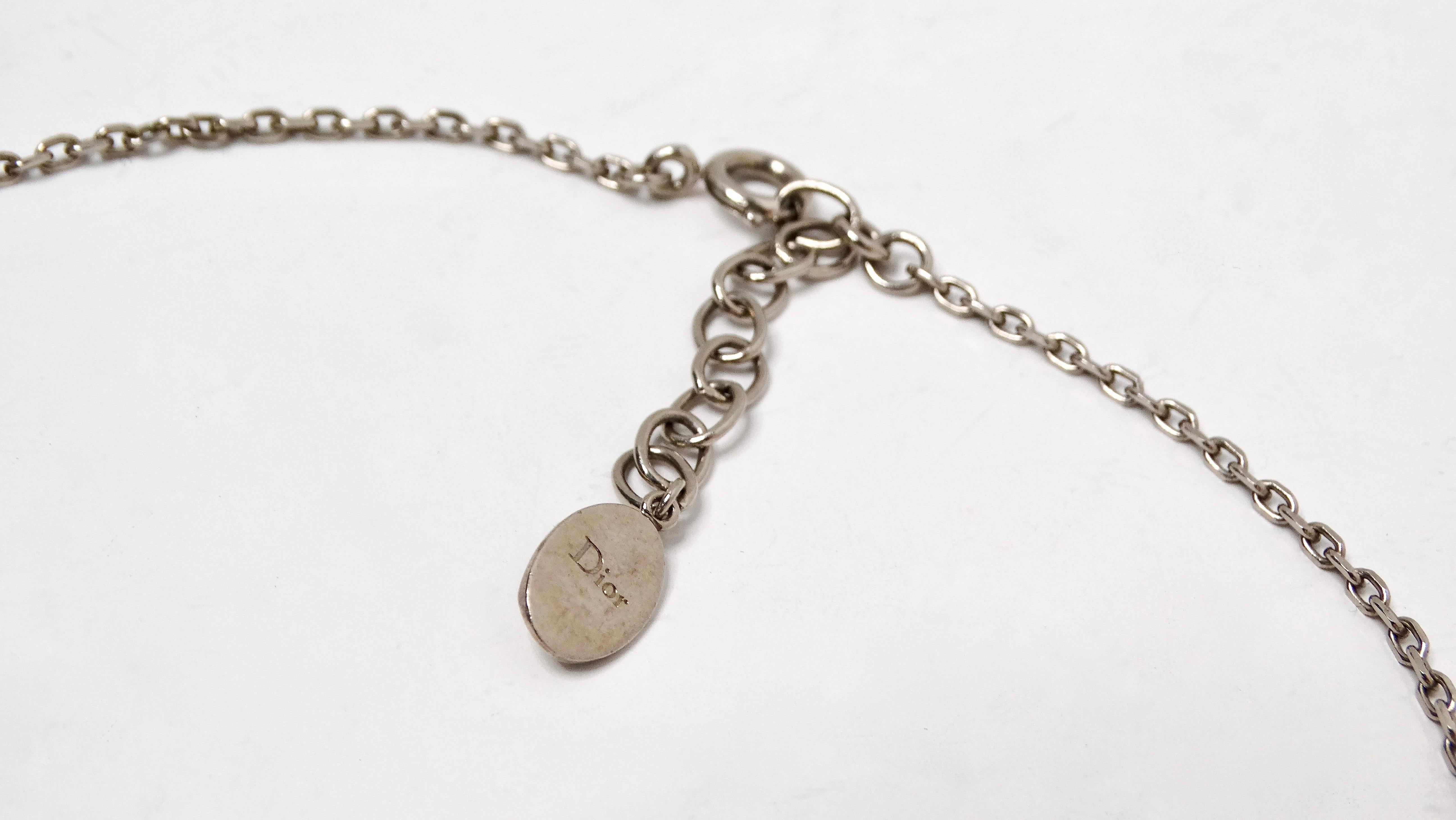 Christian Dior Collier à double rangée de breloques à logo coloré en vente 1