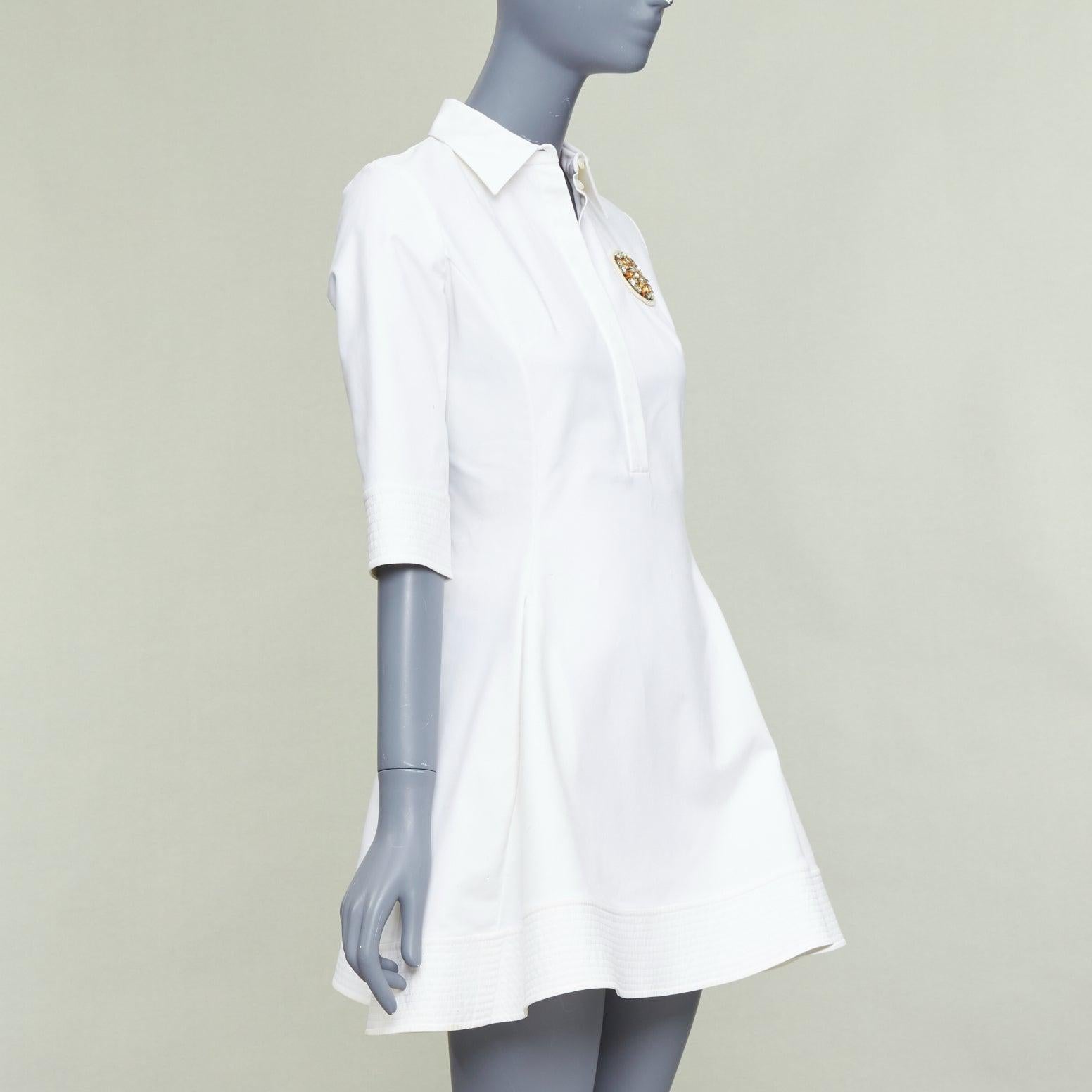 CHRISTIAN DIOR vestido camisero con broche de cristal en mezcla de algodón crema FR34 XS Gris en venta