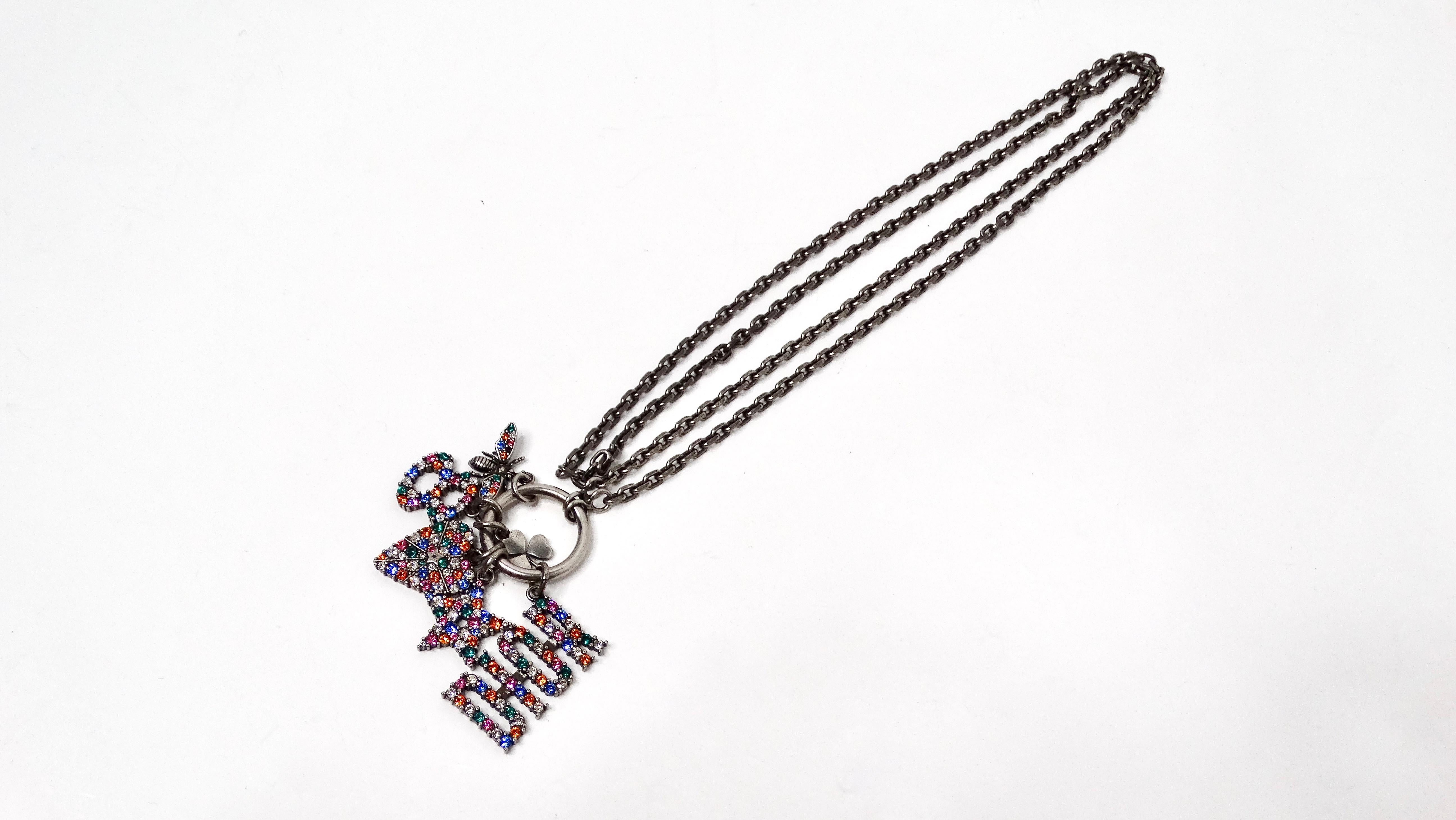 Collier pendentif Christian Dior avec breloques en cristal et chaîne en argent en vente 1