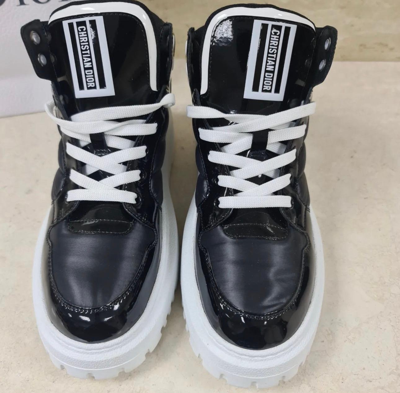 Christian Dior D-Player High Top Sneakers
Black Nylon
Graphic Print
Rubber Trim
Round-Toes
Platform
Lace-Up Closure at Uppers
Sz.38
No box. No dust bag.