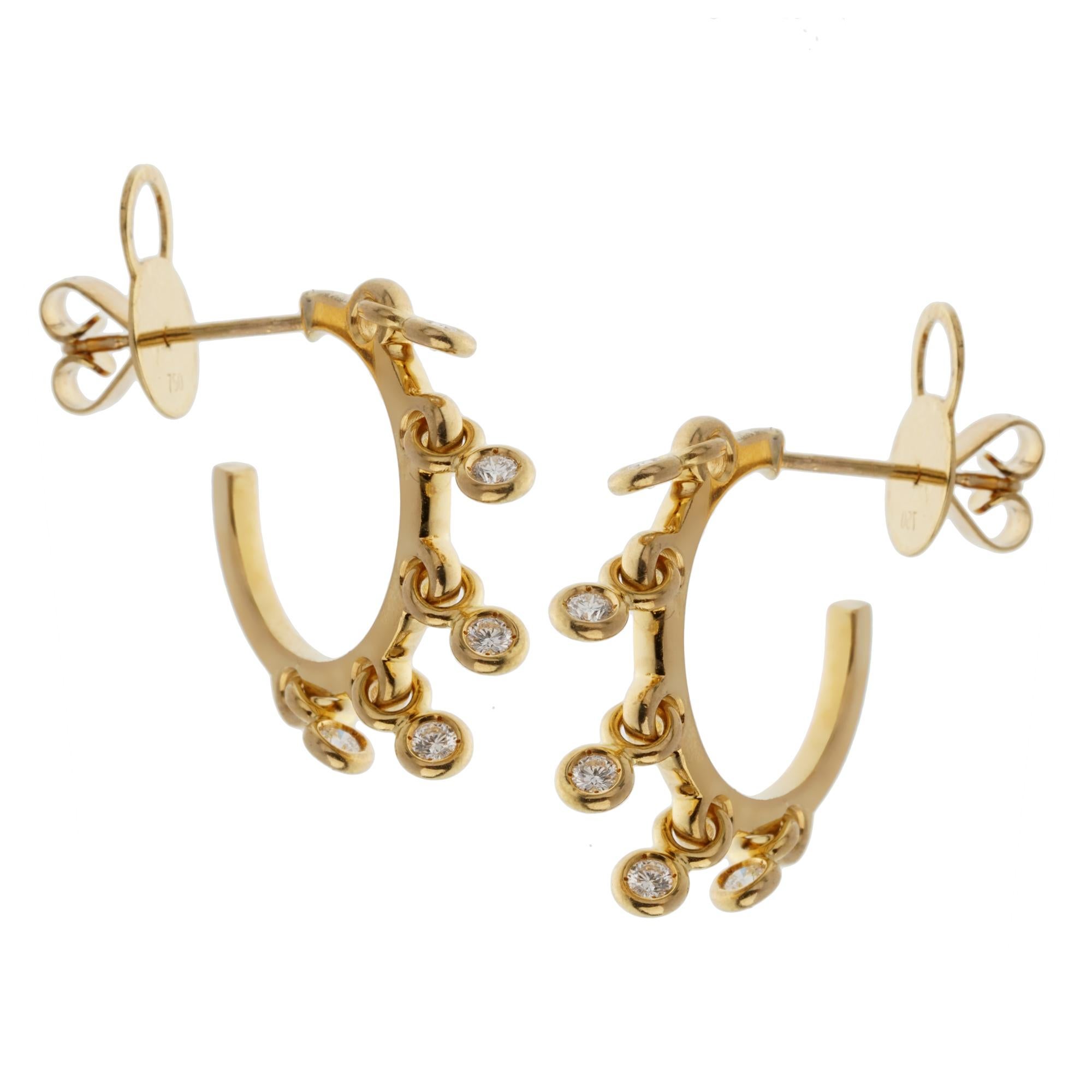 Taille ronde Christian Dior Boucles d'oreilles pendantes en or jaune avec diamants en vente