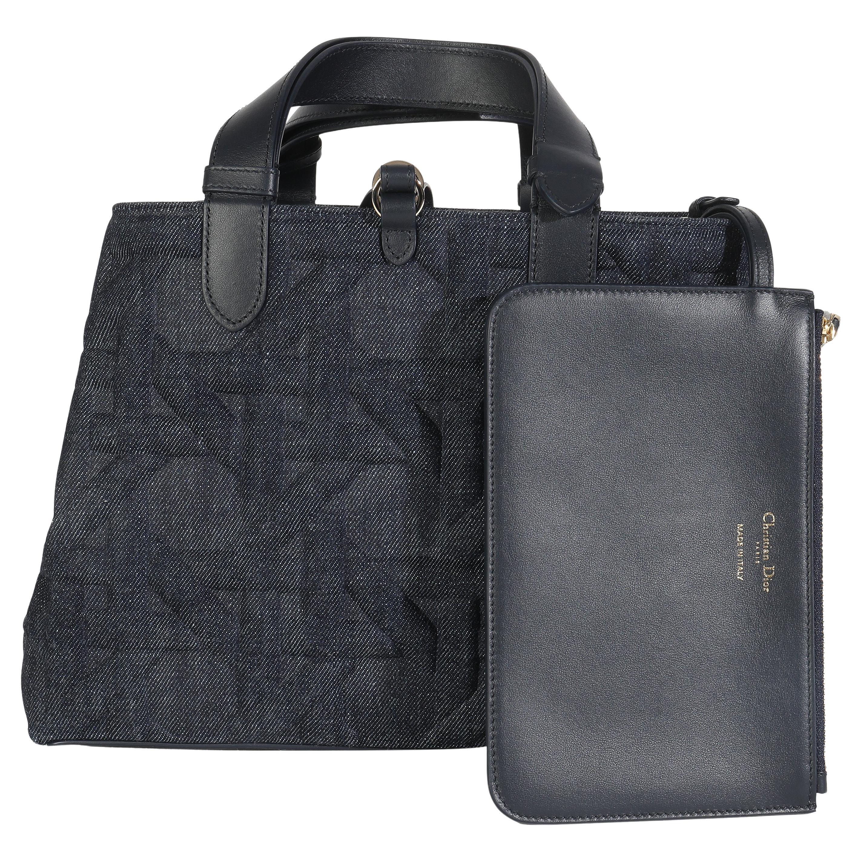 Christian Dior Denim bleu foncé Cannage Medium Toujours en vente