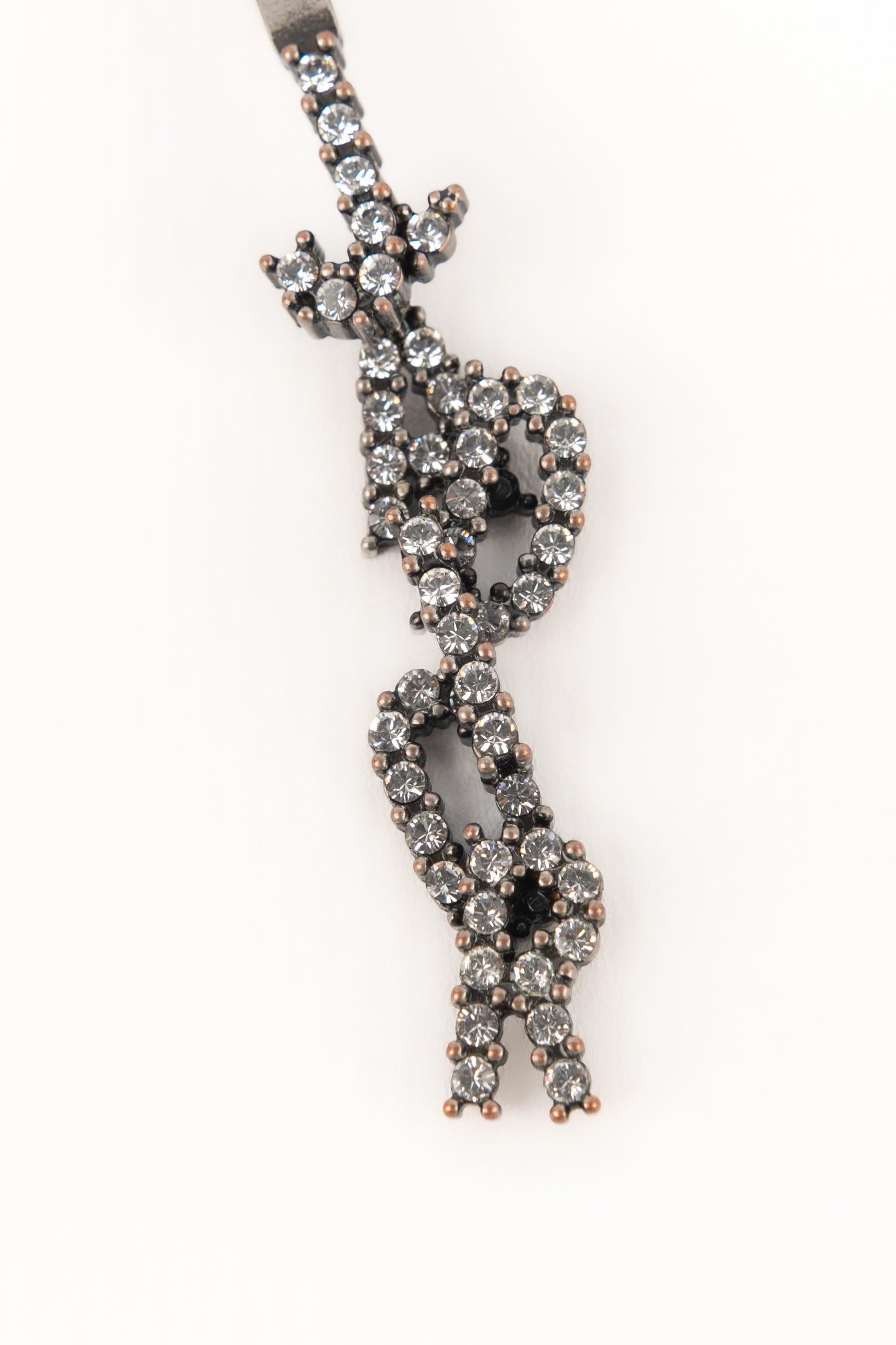 Christian Dior Dunkelsilberne Metallohrringe im Angebot 2