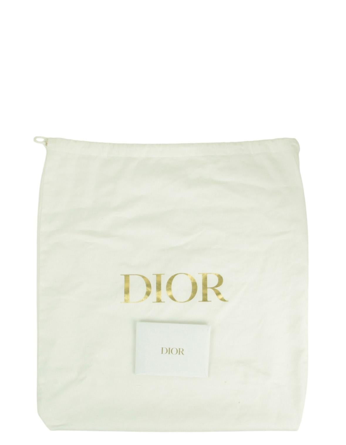 Christian Dior Borsa Tote piccola in pelle di vitello macrocannage blu denim e libro di Dior in vendita 8