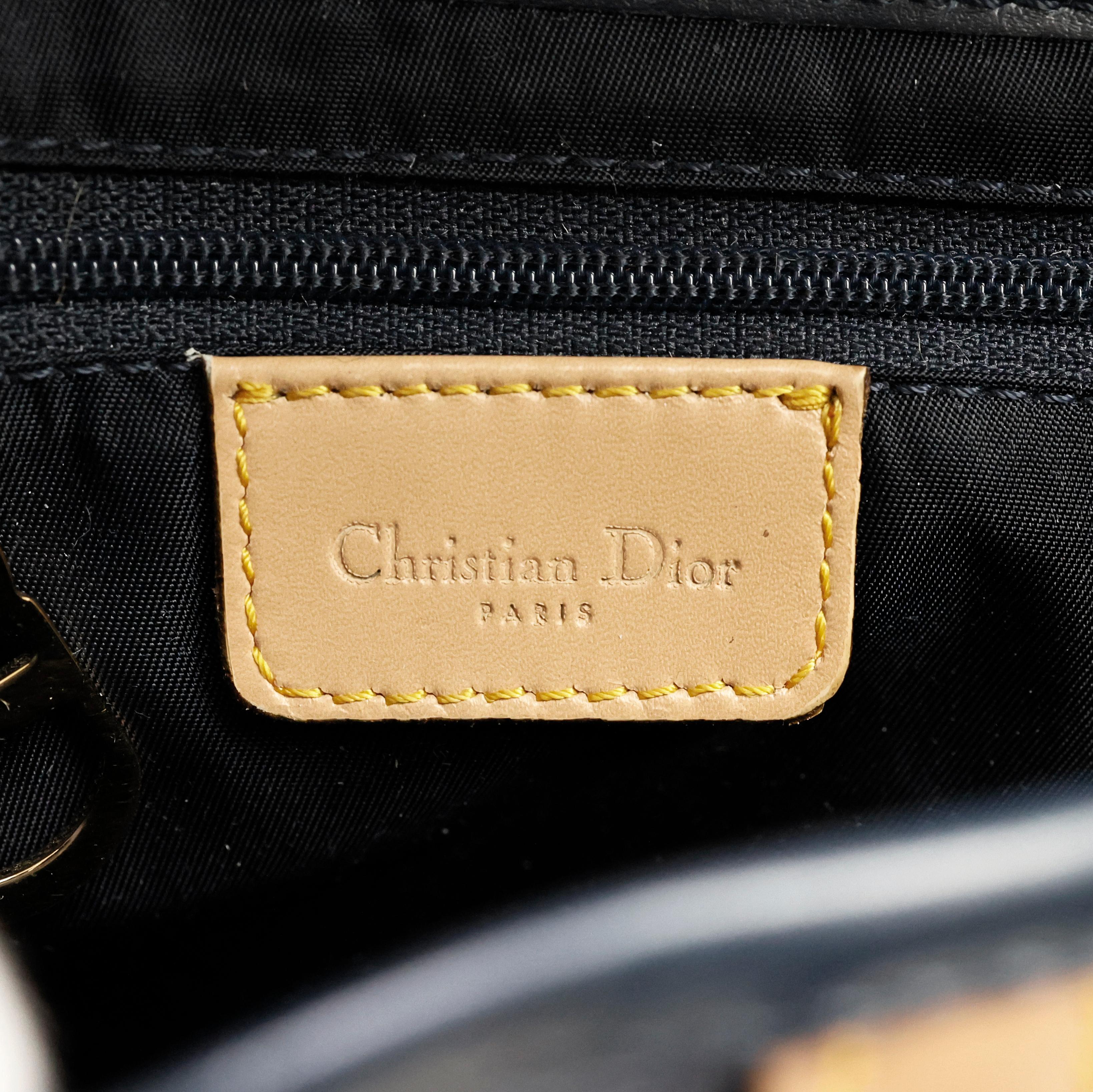 Christian Dior Denim Satteltasche aus Denim im Angebot 6