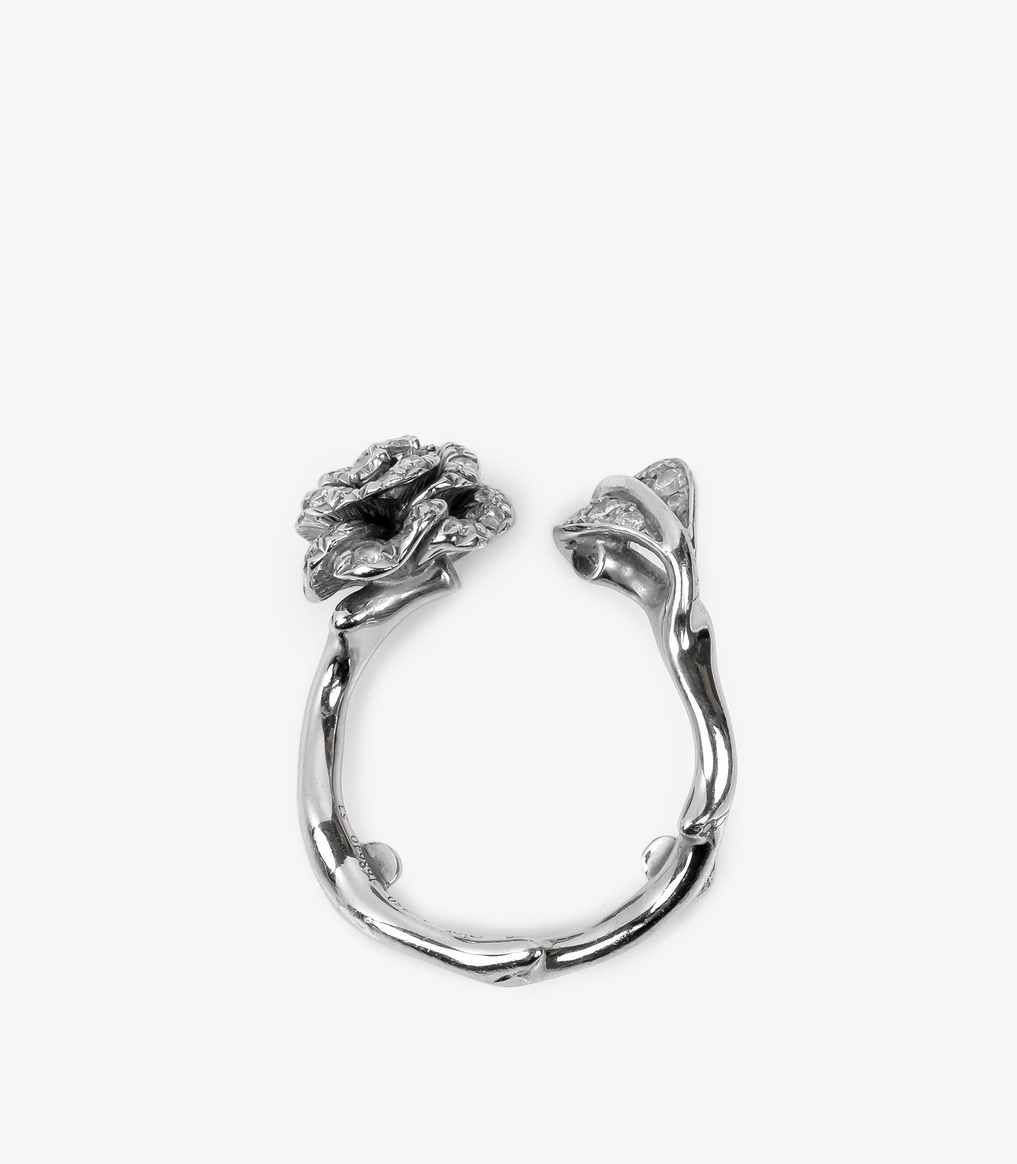 Taglio rotondo Christian Dior  Collana Bagatelle piccola con diamanti in oro bianco 18 ct. in vendita