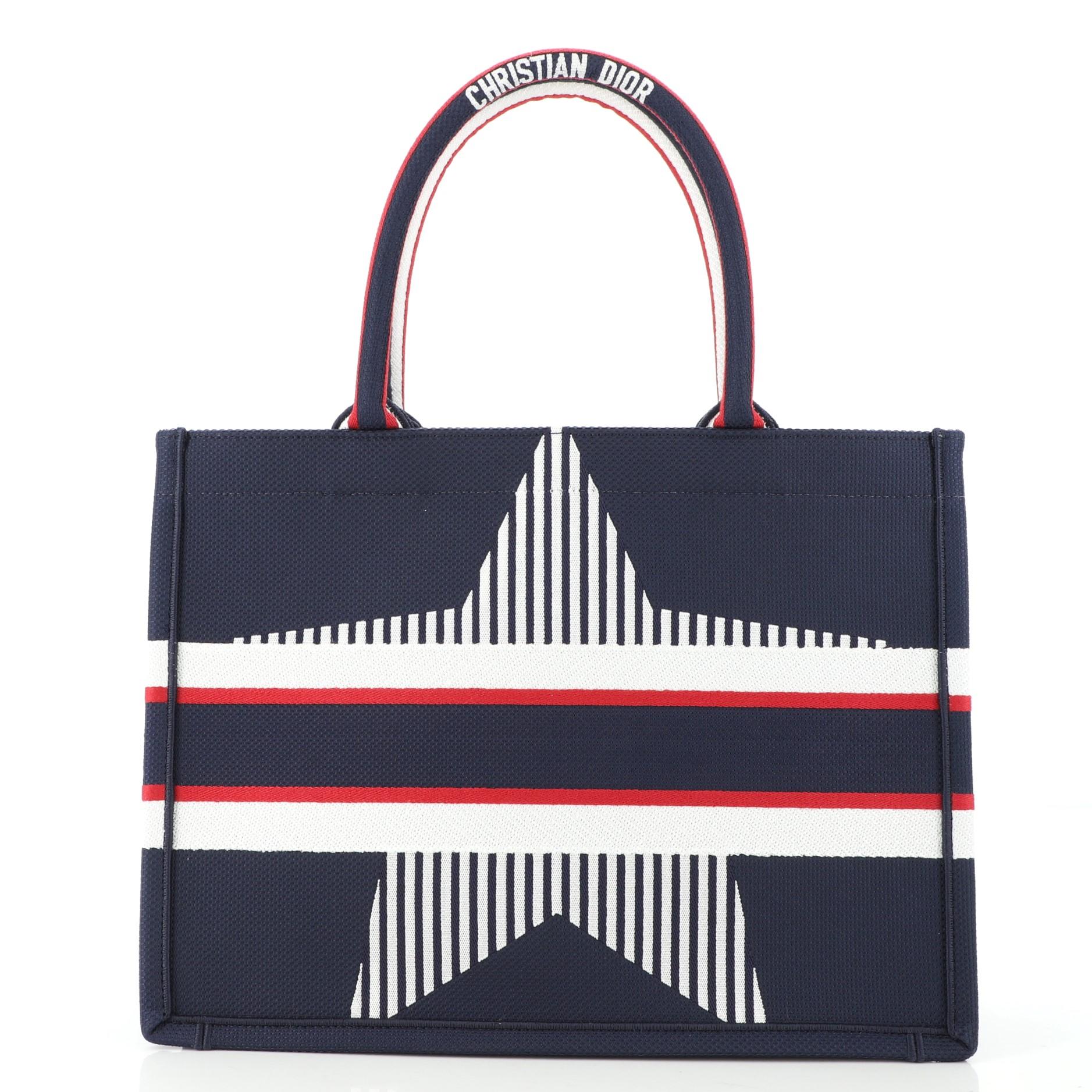 Christian Dior Dioralps Book Tote in tela ricamata Small In condizioni buone a NY, NY