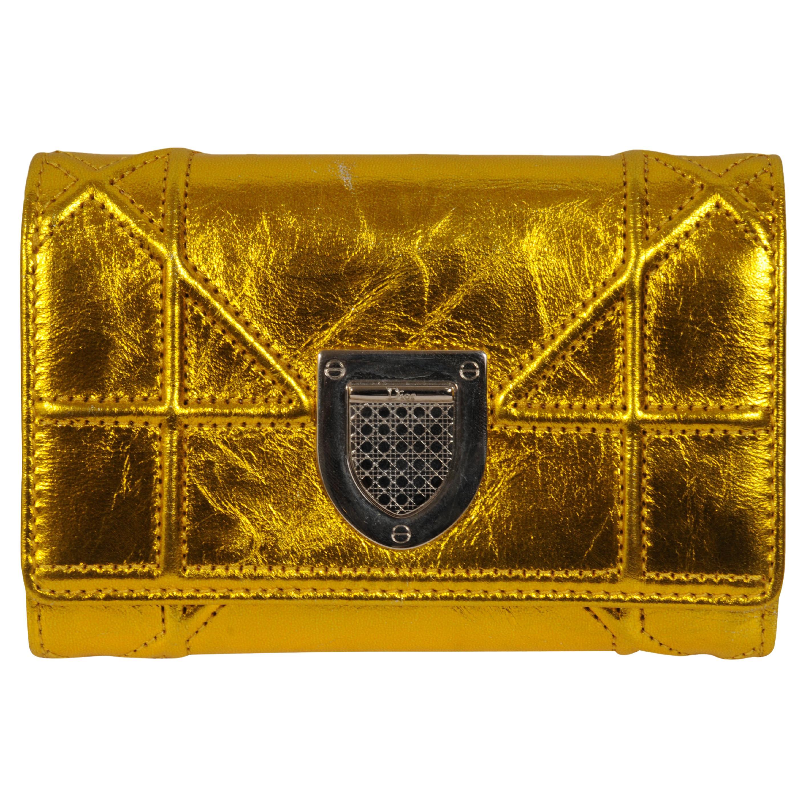Christian Dior Diorama Elancee Tri Fold Compact Wallet Crinkled Gold Leather im Angebot