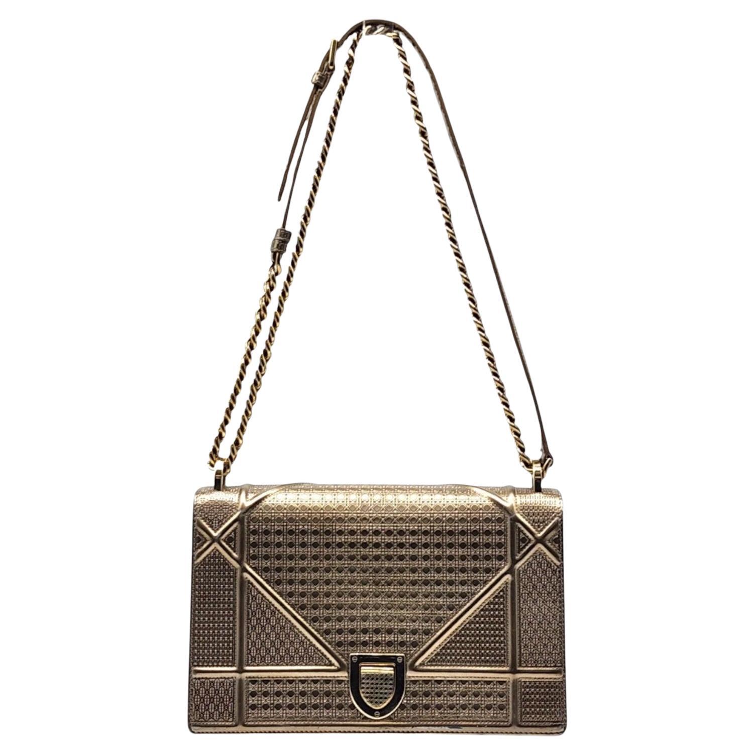 Christian Dior - Diorama - Sac à bandoulière en cuir métallisé avec chaîne en or en vente