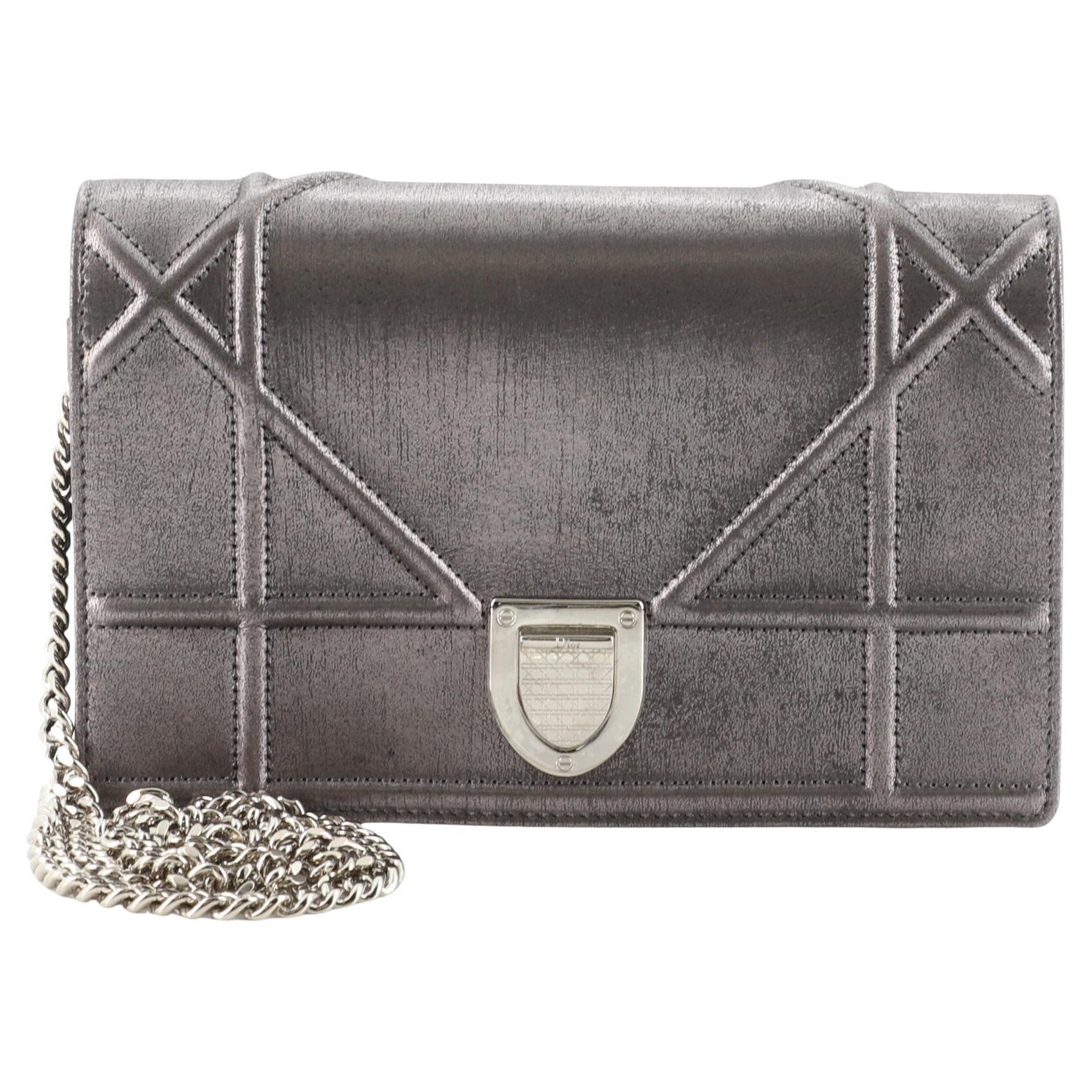 Diorama wallet hotsell on chain black