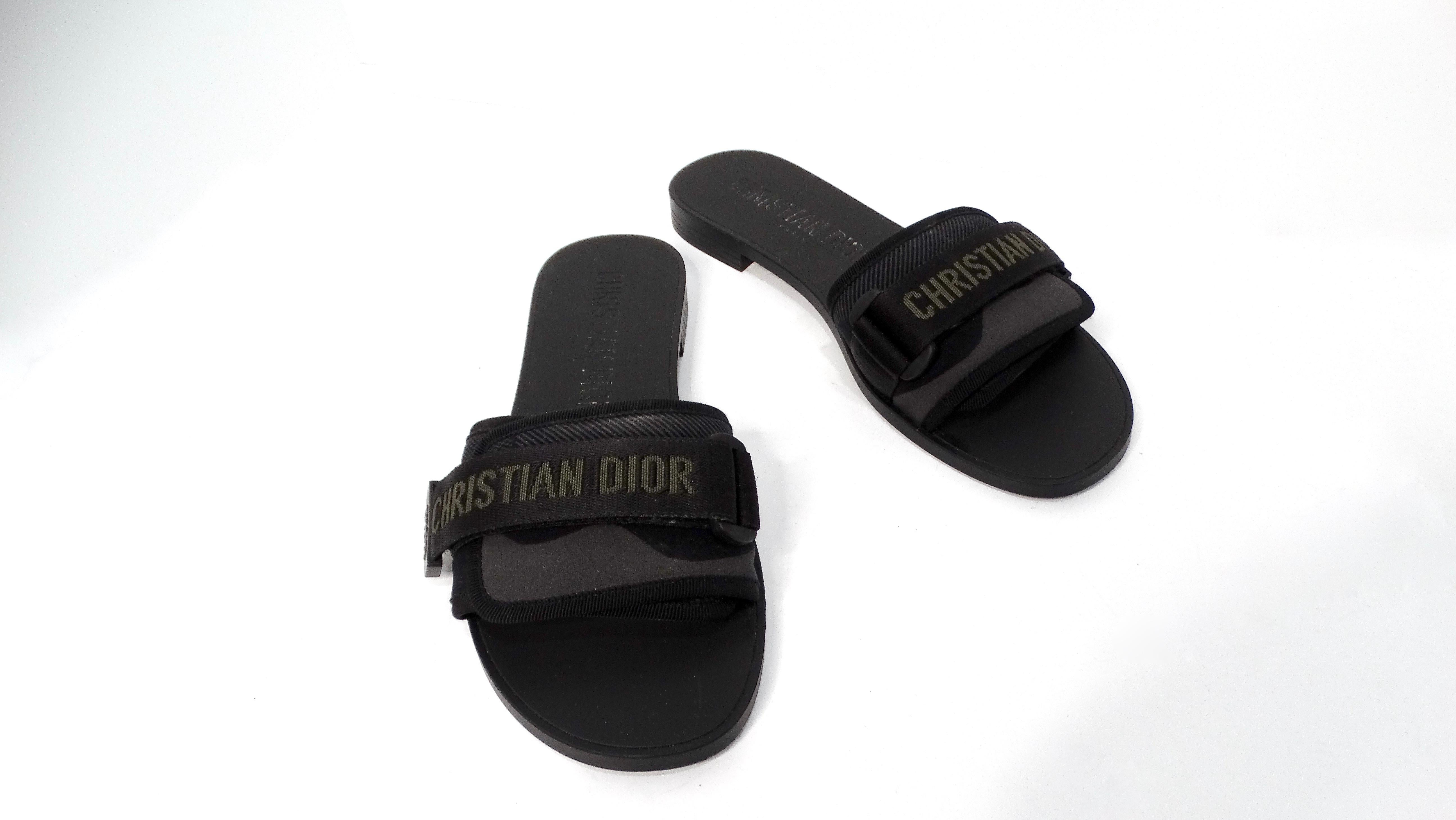 Christian Dior Dio(r)Evolution Sandalias negras con tira de velcro y ribete de grosgrain en Bastante bueno estado para la venta en Scottsdale, AZ