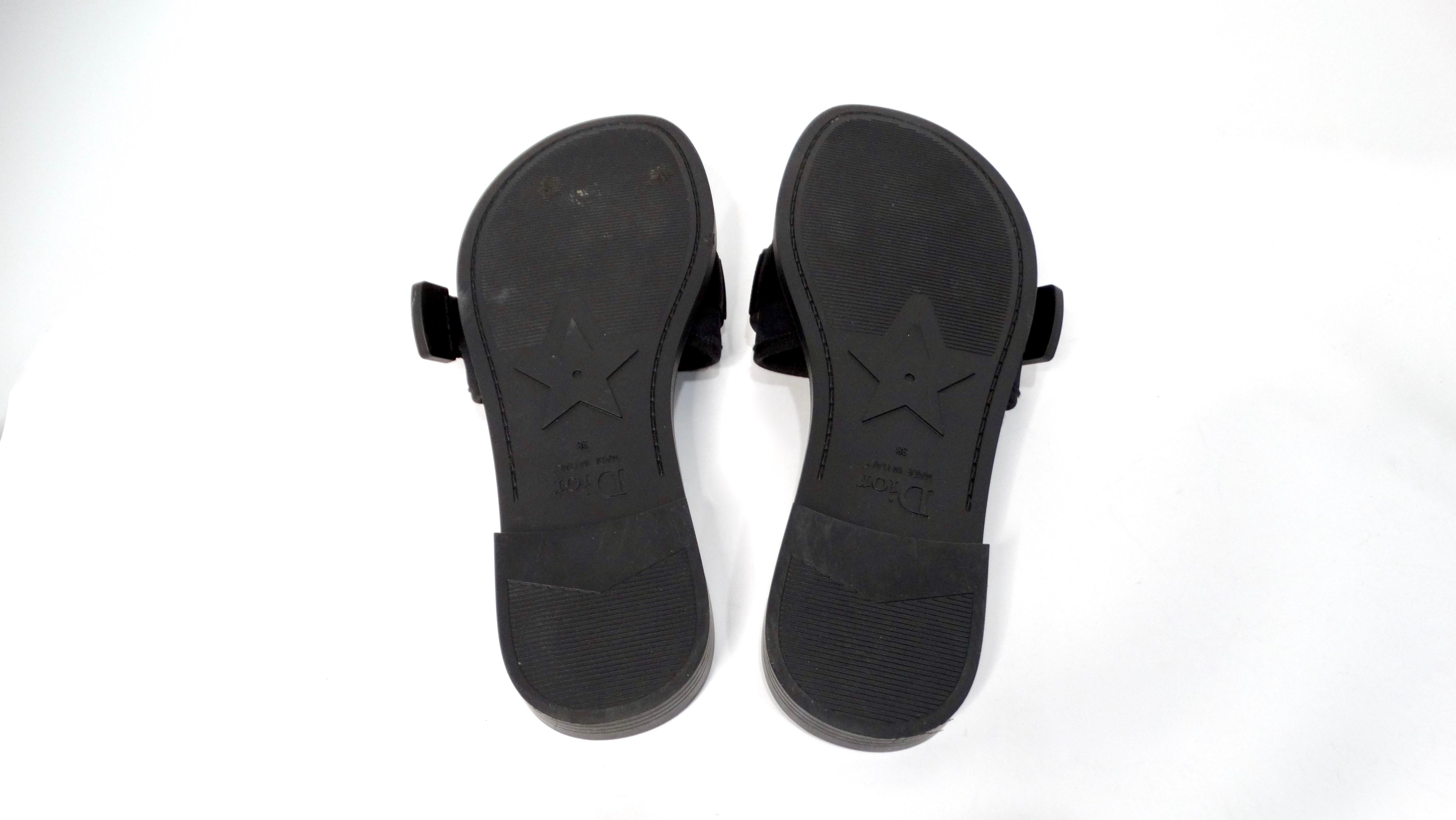 Christian Dior Dio(r)Evolution Sandalias negras con tira de velcro y ribete de grosgrain en venta 2