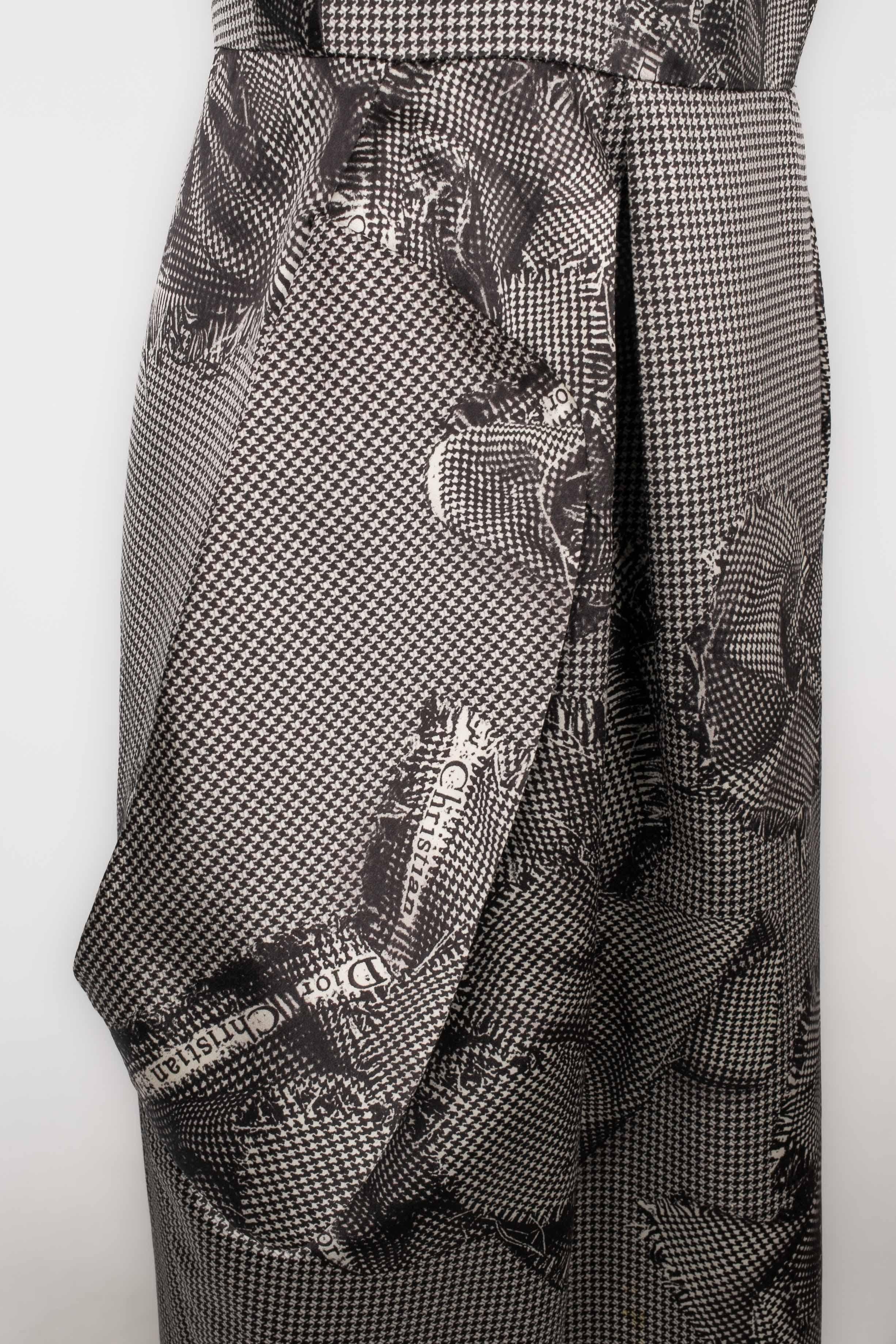 Christian Dior dress In Excellent Condition For Sale In SAINT-OUEN-SUR-SEINE, FR