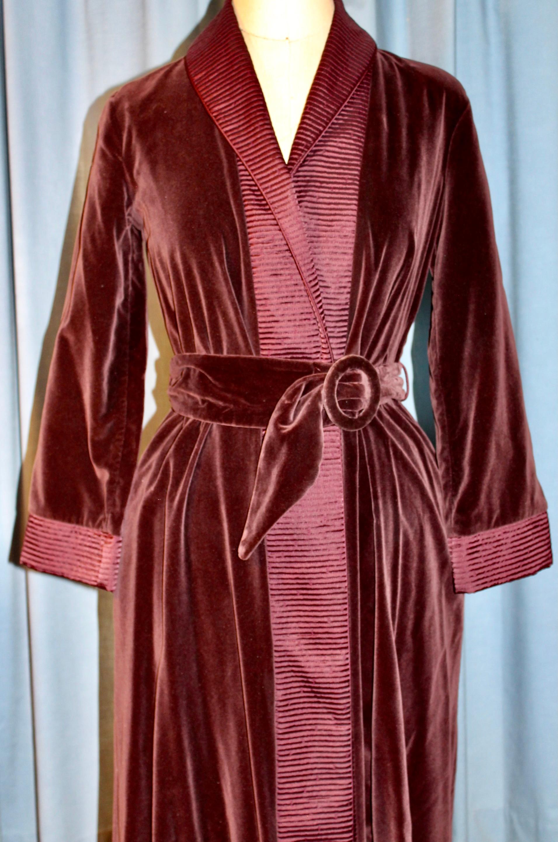 Christian Dior Dressing Gown In Good Condition In Sharon, CT