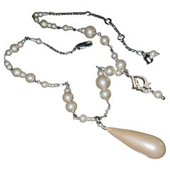 Christian Dior drop pearl necklace by John Galliano Christian Dior drop pearl necklace by John Galliano