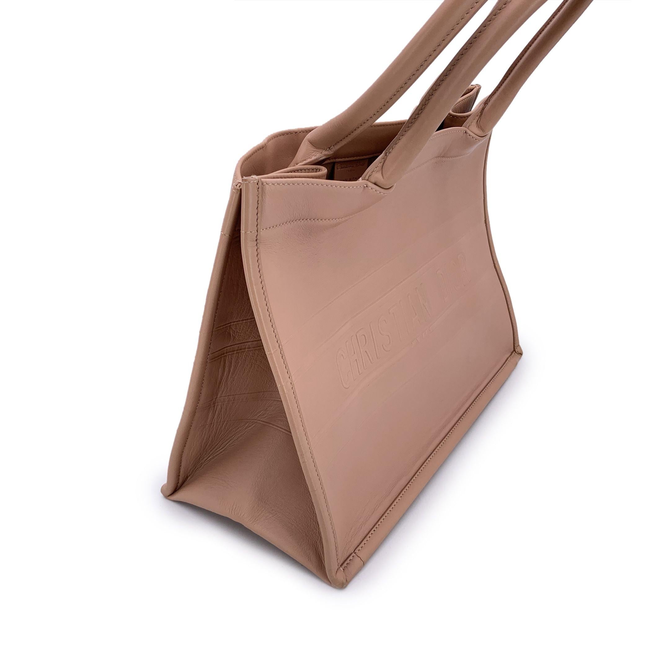 Donna Christian Dior - Borsa Book Tote media in pelle rosa polvere in vendita