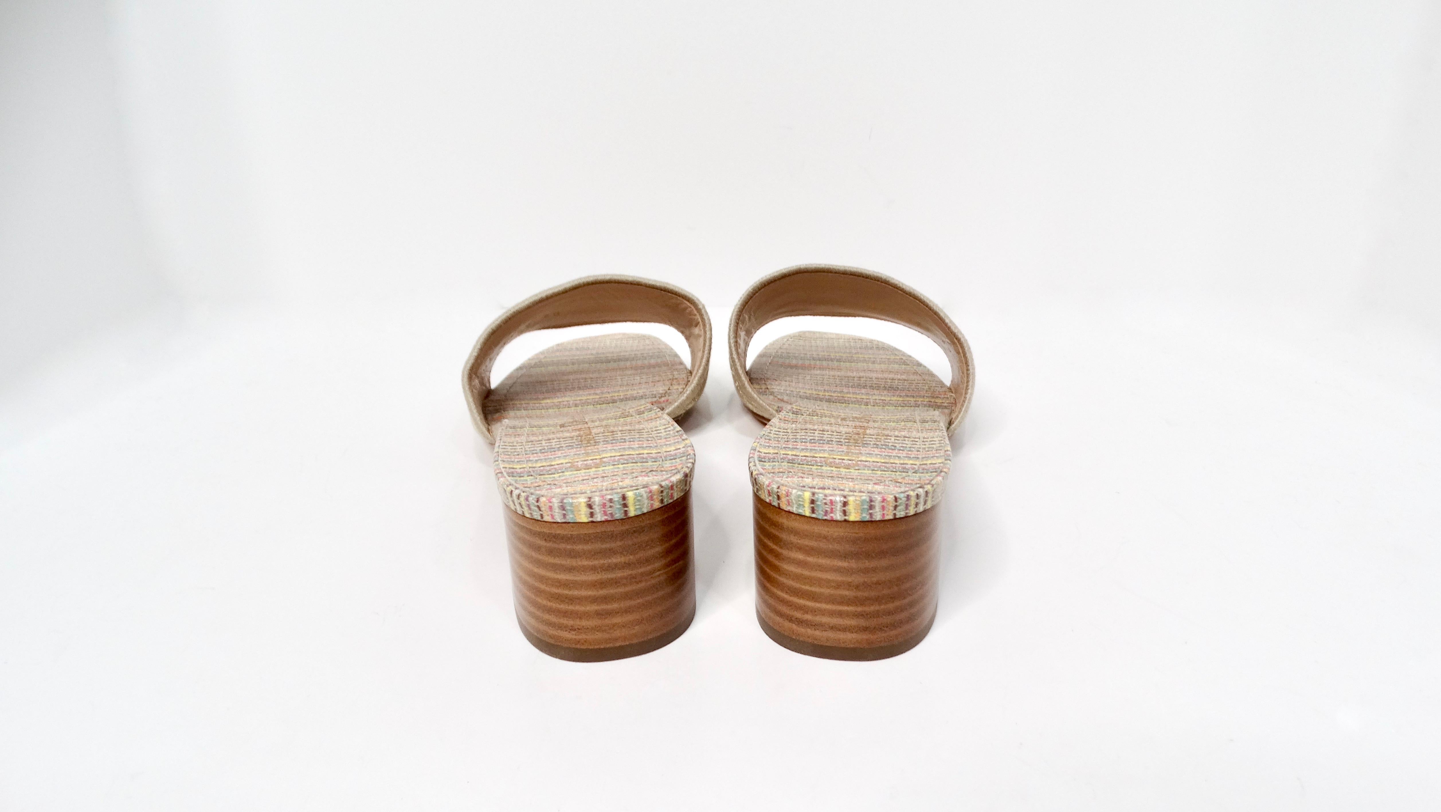 Christian Dior Dway - Escarpins à talons brodés en métal doré en vente 1