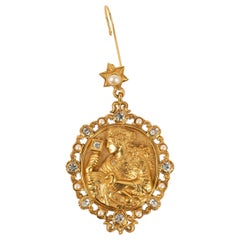 Christian Dior Earring in Golden Metal Haute Couture, circa 90