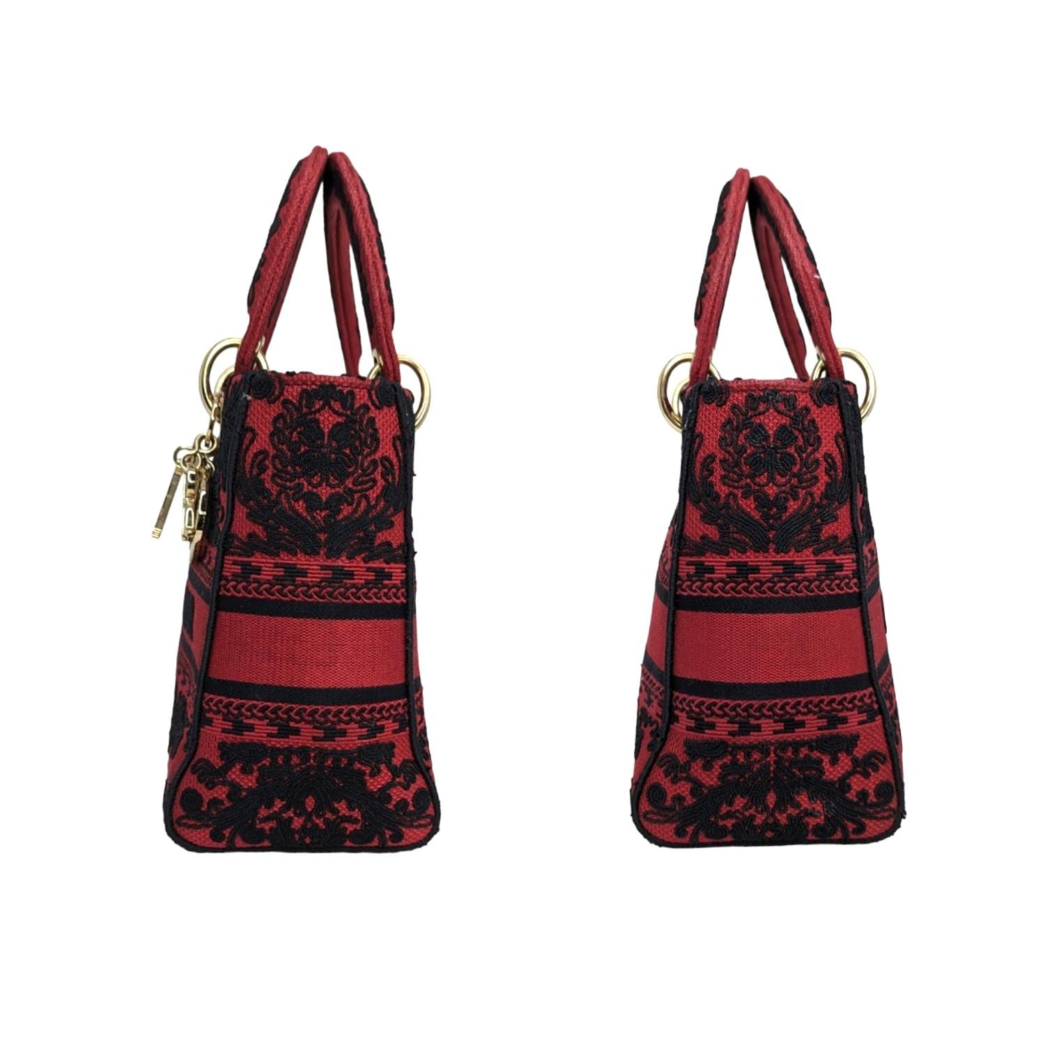 Christian Dior Embroidered Canvas Conely Medium Lady D-Lite Tote In Good Condition For Sale In Scottsdale, AZ