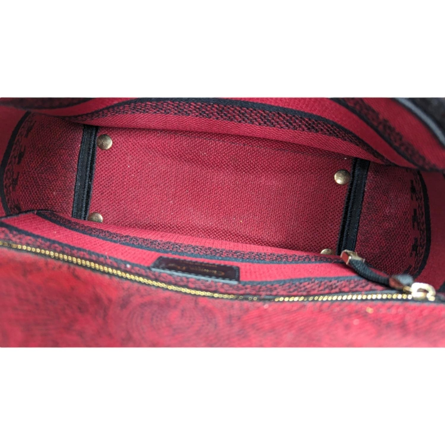 Christian Dior Embroidered Canvas Conely Medium Lady D-Lite Tote For Sale 2