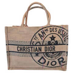 Fourre-tout moyen en toile brodée et jute de Christian Dior