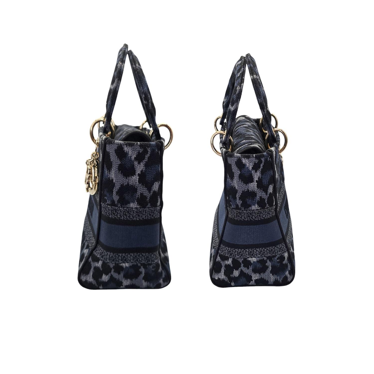 Christian Dior Embroidered Canvas Mizza Medium Lady D-Lite Bag Blue In Good Condition In Scottsdale, AZ