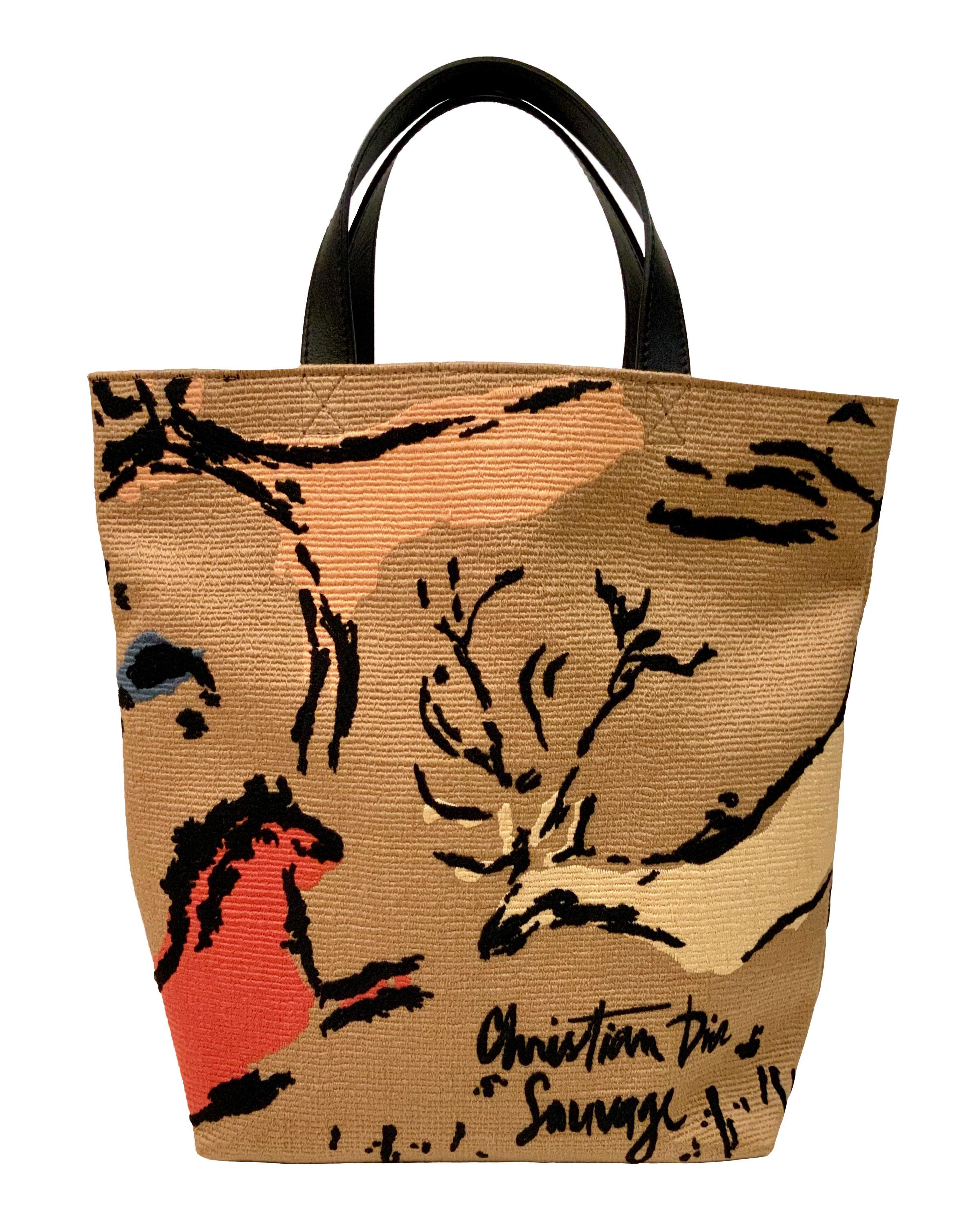 This pre-owned canvas tote bag from Christian Dior comes with a shawl and a pair of  embroidered suede gloves and was a special gift to super VIPS to the 2018 Cruise Collection held in the Santa Monica mountains.

Collection : Cruise 2018

TOTE BAG