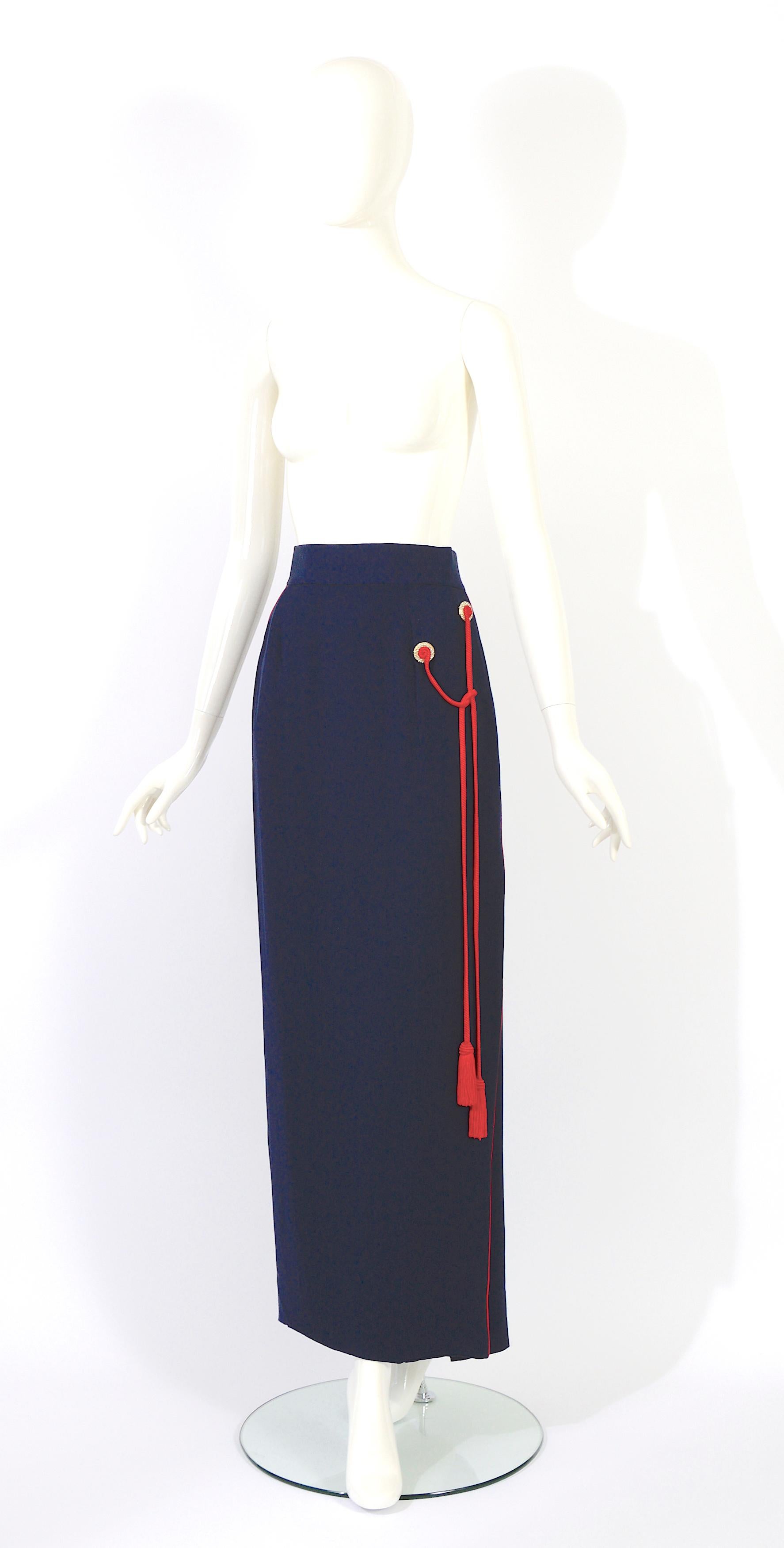 Christian Dior F/W 1993 by Gianfranco Ferre rare embellished bleu silk skirt   In Excellent Condition For Sale In Antwerpen, Vlaams Gewest