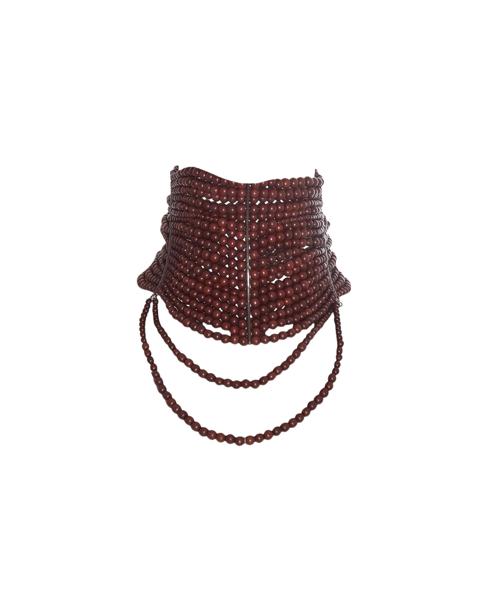Christian Dior By Galliano F/w 1998, girocollo Masai con perle di legno a più strati In condizioni Nuovo in vendita a 上海市, Xuhui district