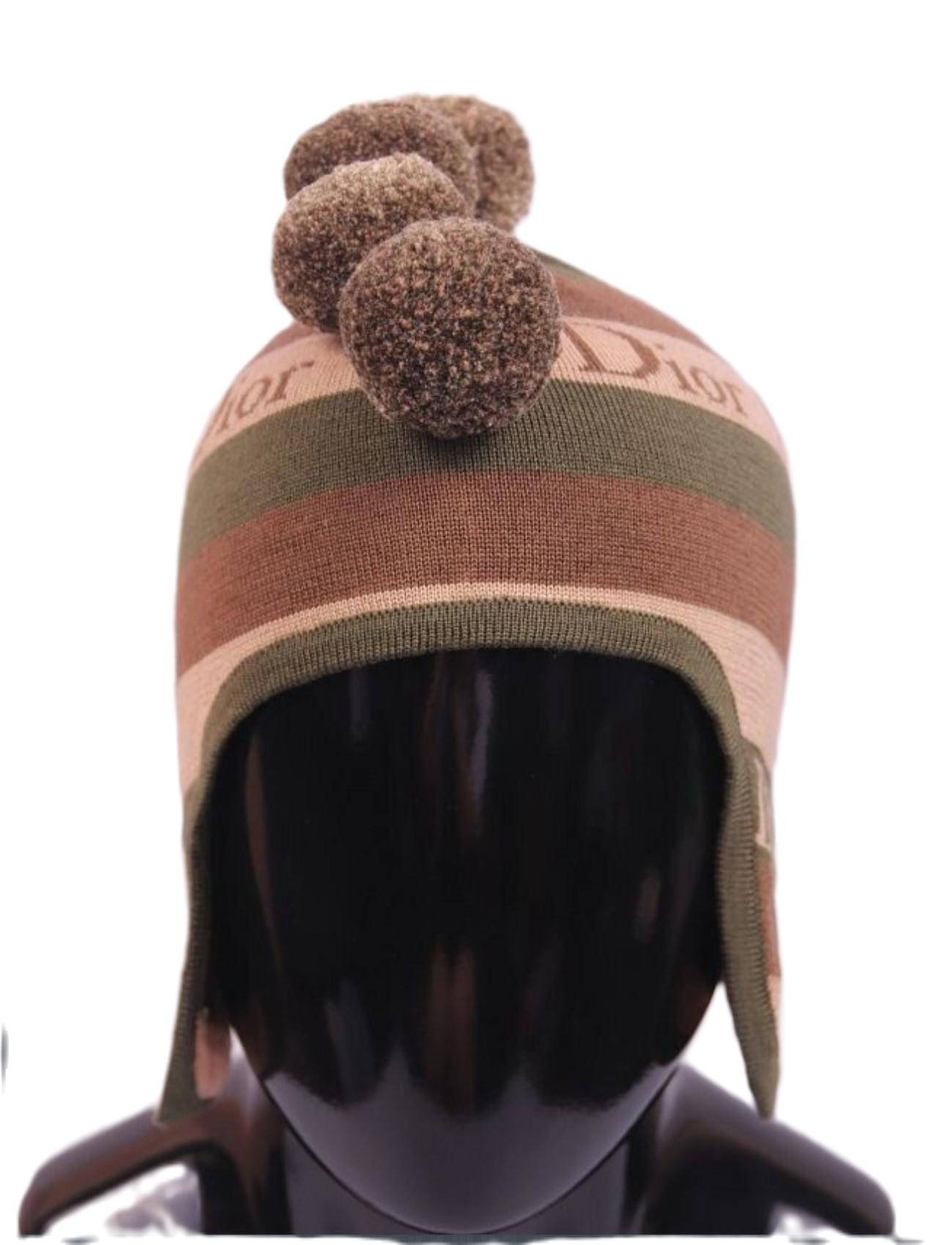 CHRISTIAN DIOR Gorro Mohawk de Punto Pom Pom Otoño Invierno 2002 en venta 2