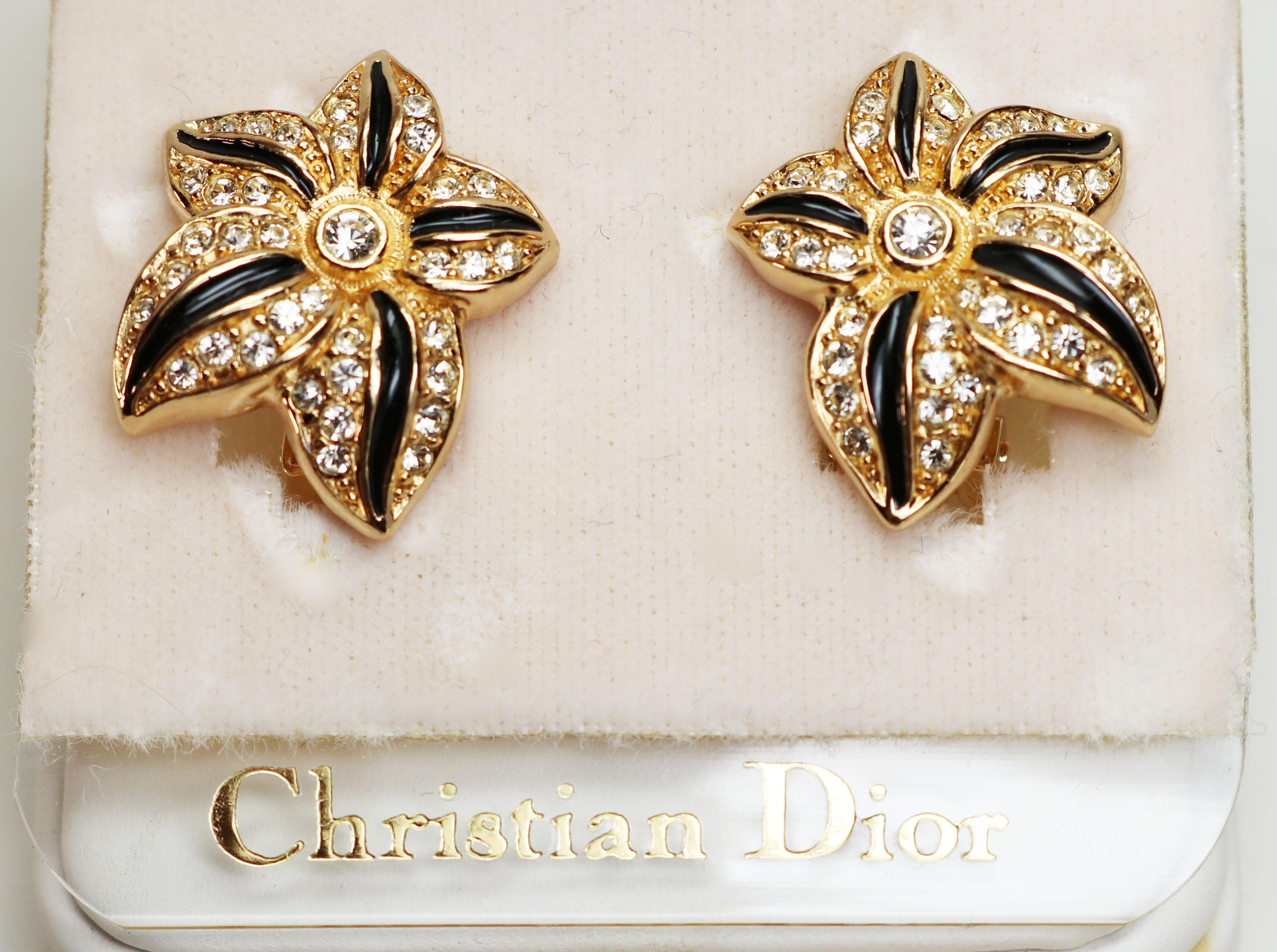 Christian Dior Floral Earrings In Excellent Condition For Sale In Mastic Beach, NY