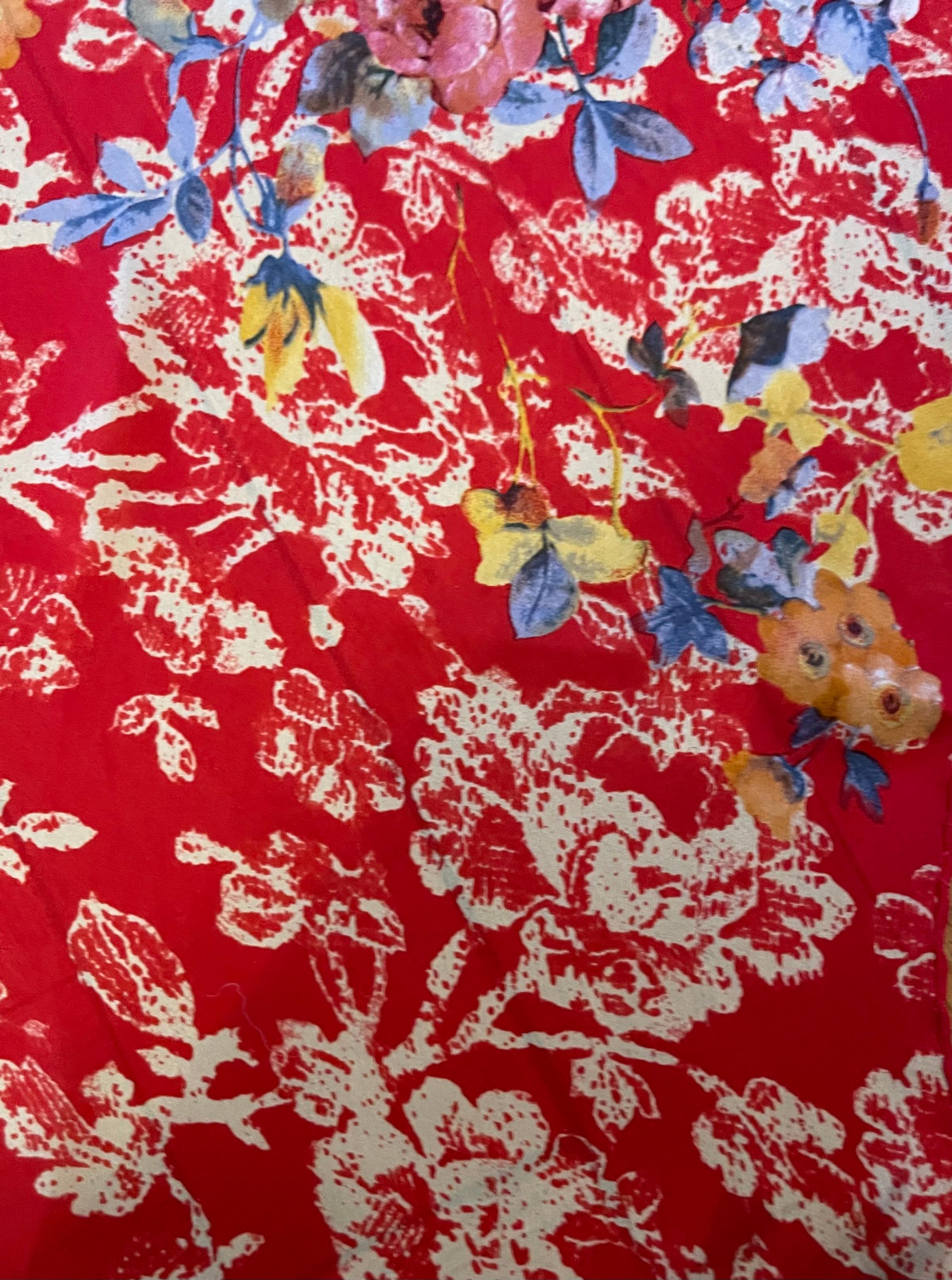 Pañuelo de seda floral Christian Dior en Bueno estado para la venta en Palm Beach, FL