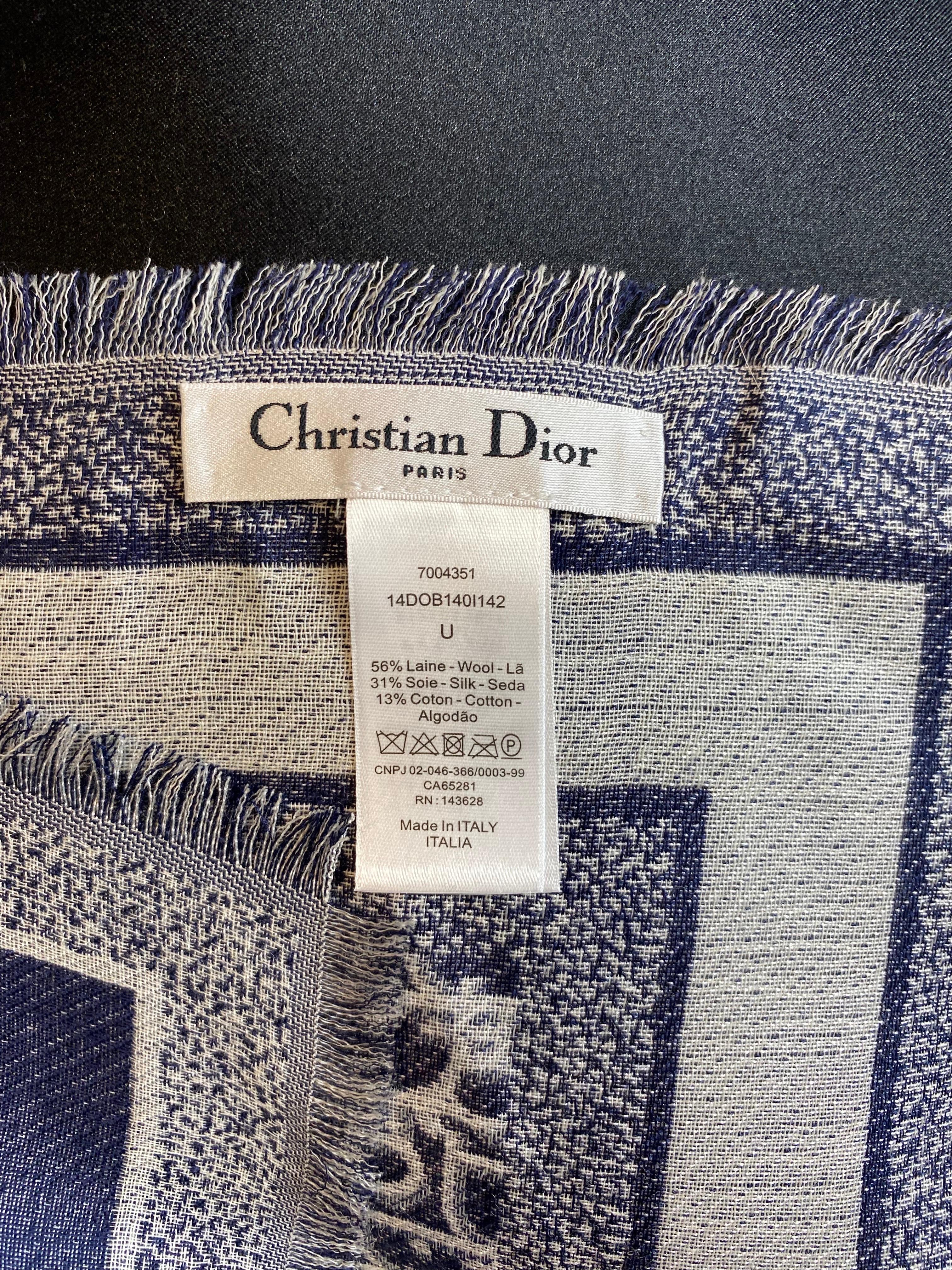 Christian Dior foulard scarf In New Condition In Carnate, IT