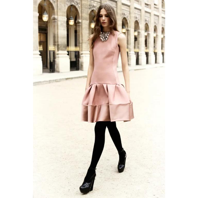Dior - (Made in France) Fuchsia satin sleeveless dress. Size 36FR indicated. 2012 Pre-fall Collection, under the direction of Raf Simons. Missing brand label.

Additional information:
Condition: Good condition
Dimensions: Chest: 30 cm - Waist: 36 cm
