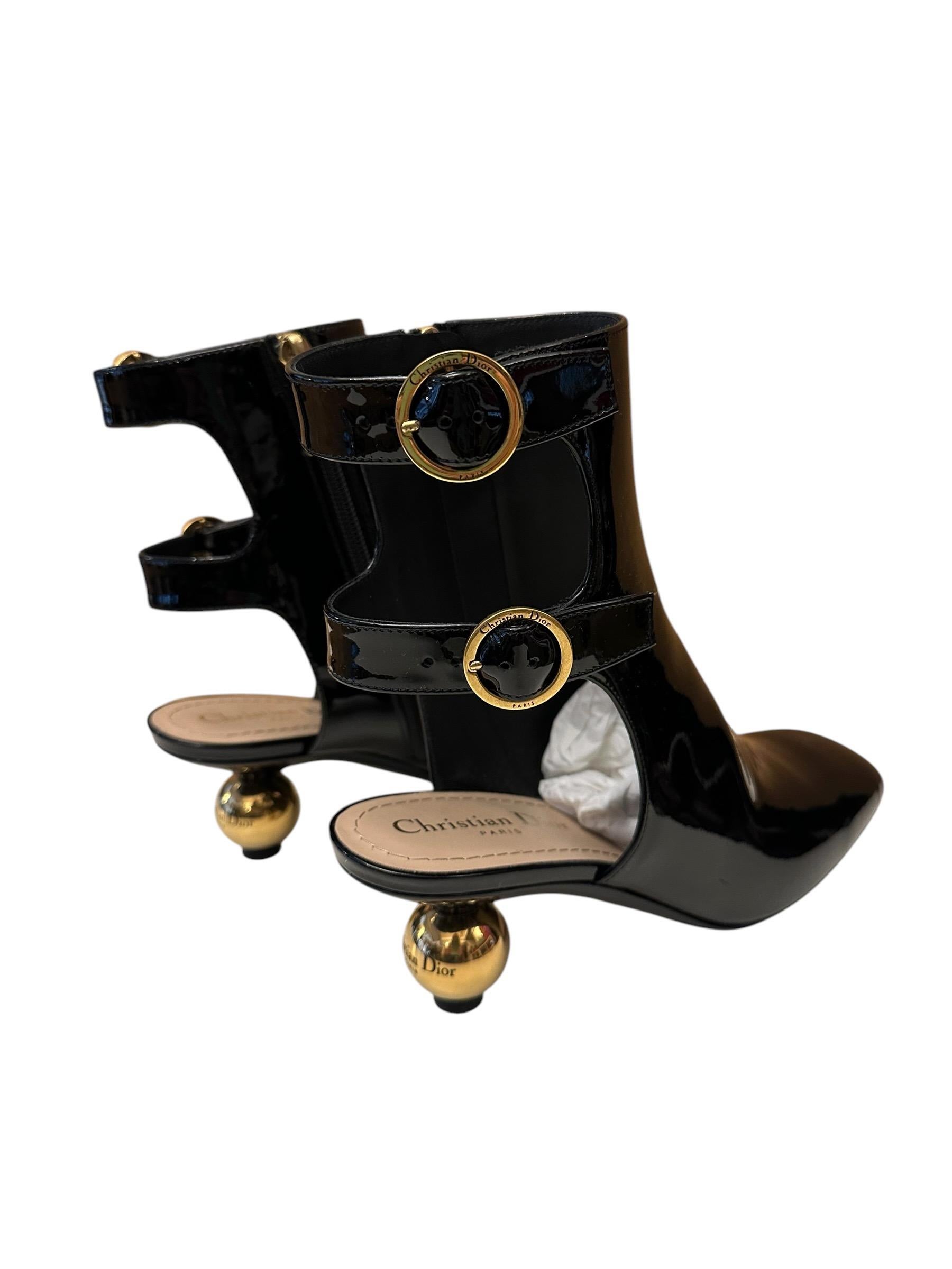 Christian Dior FW 24 D-Idole Black Patent Ankle Strap Boots In Excellent Condition For Sale In Geneva, CH
