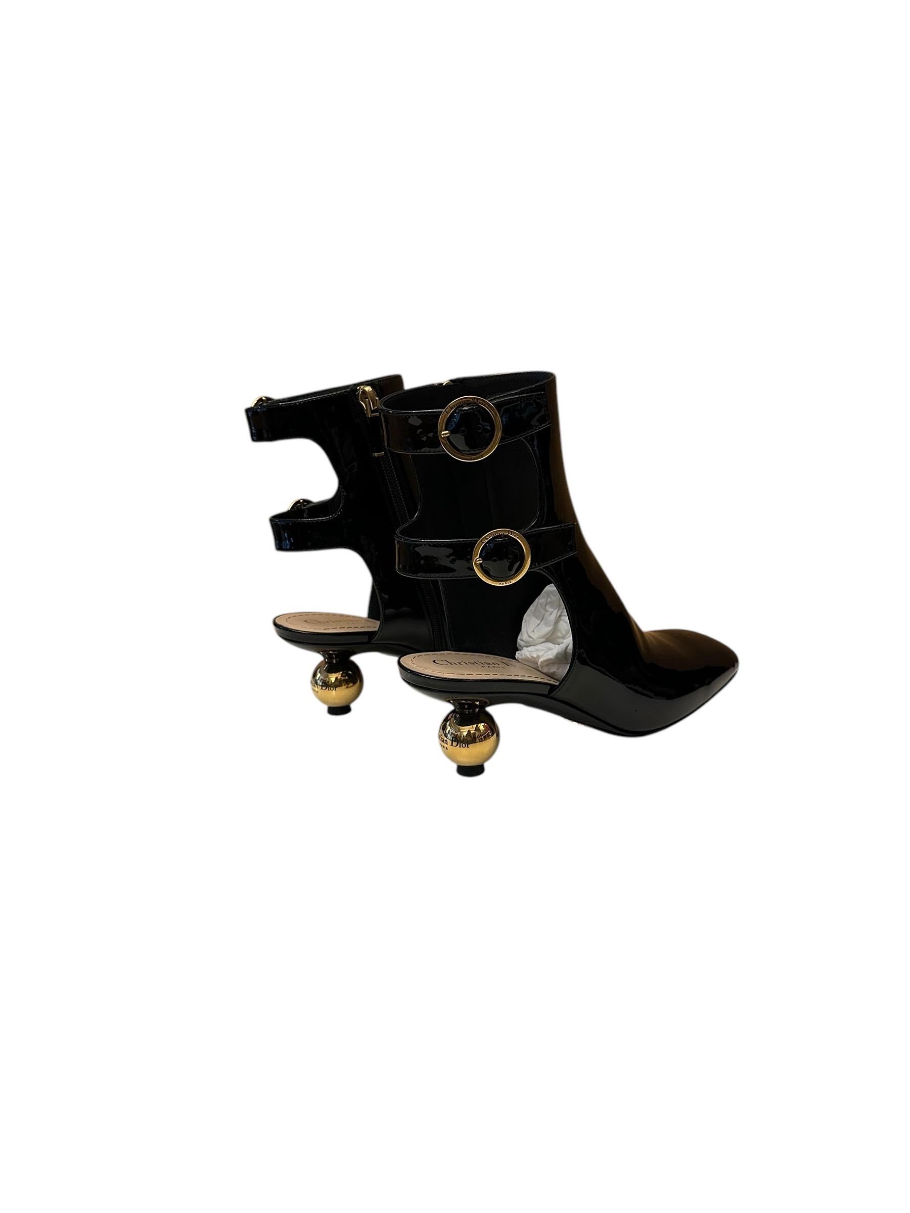 Women's Christian Dior FW 24 D-Idole Black Patent Ankle Strap Boots For Sale