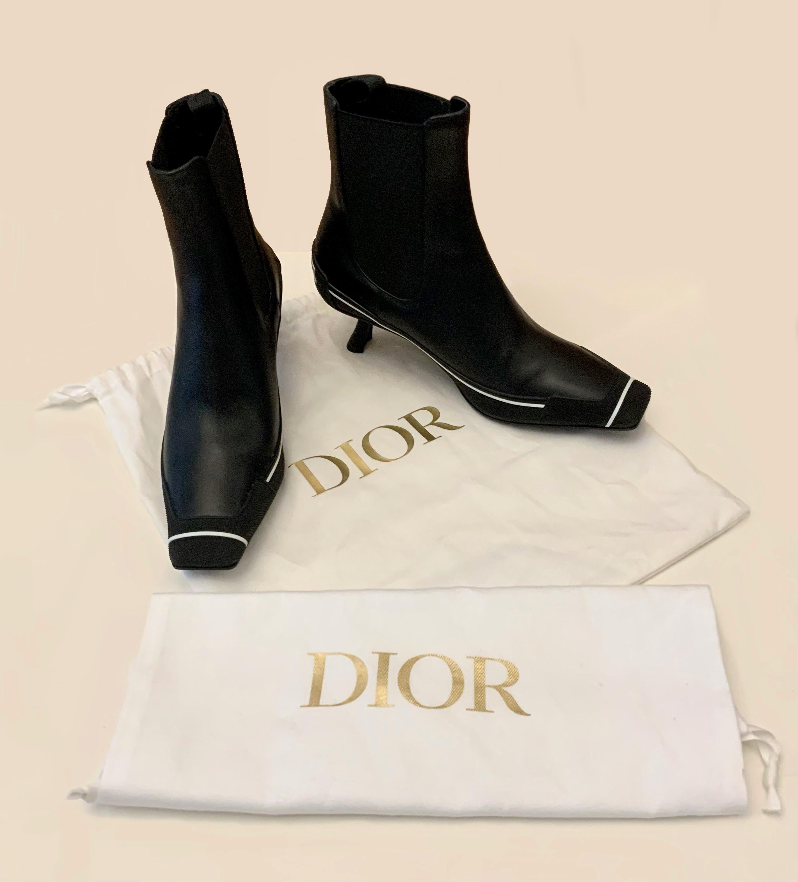 Christian Dior FW22 New D-Motion Schwarze Ankle Boots mit Absatz im Angebot 6