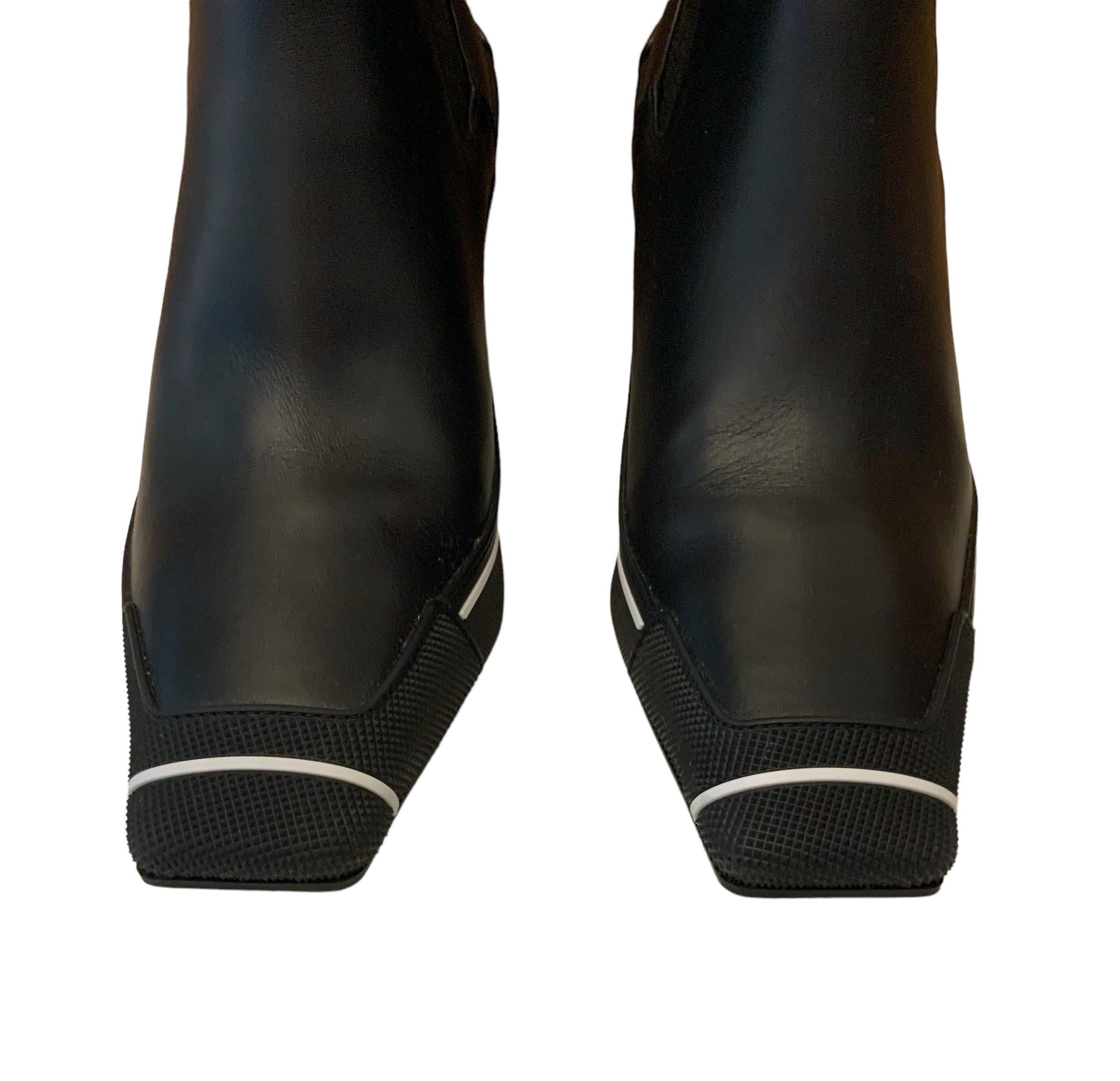 Christian Dior FW22 New D-Motion Schwarze Ankle Boots mit Absatz für Damen oder Herren im Angebot