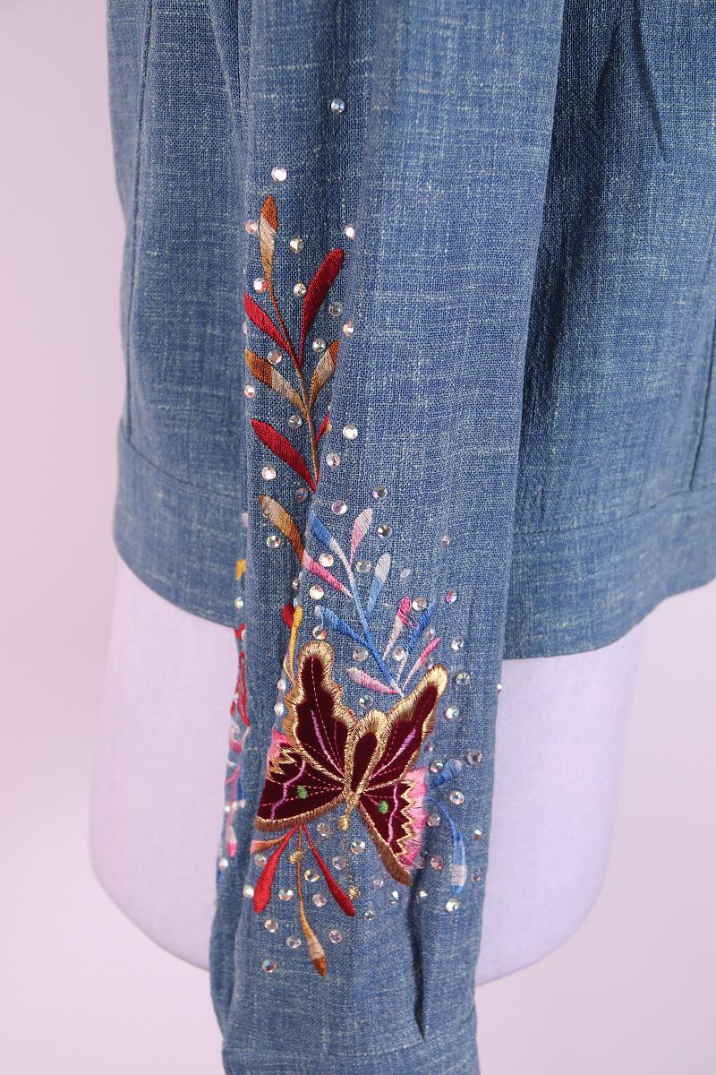 John Galliano for Christian Dior  Cropped Linen Blend Blue  Butterfly  Rhinestone Jacket 2002 Embroidered 
John Galliano for Christian Dior
Collection: Christian Dior s/s 2002
Christian Dior style: 2P12022098
Country of production: France
Marked